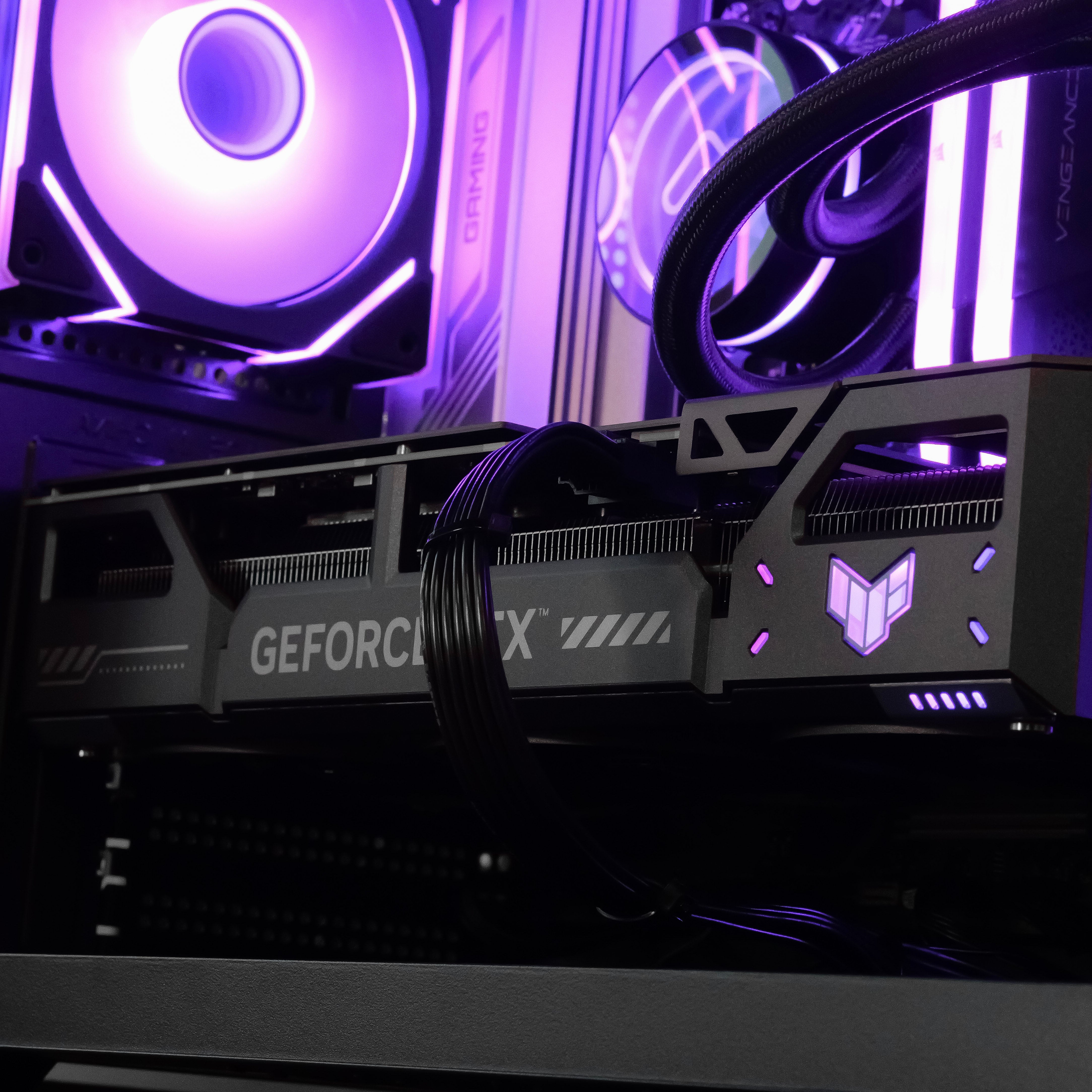 PHANTOM NOVA: RYZEN 5 7500F | RTX 5070