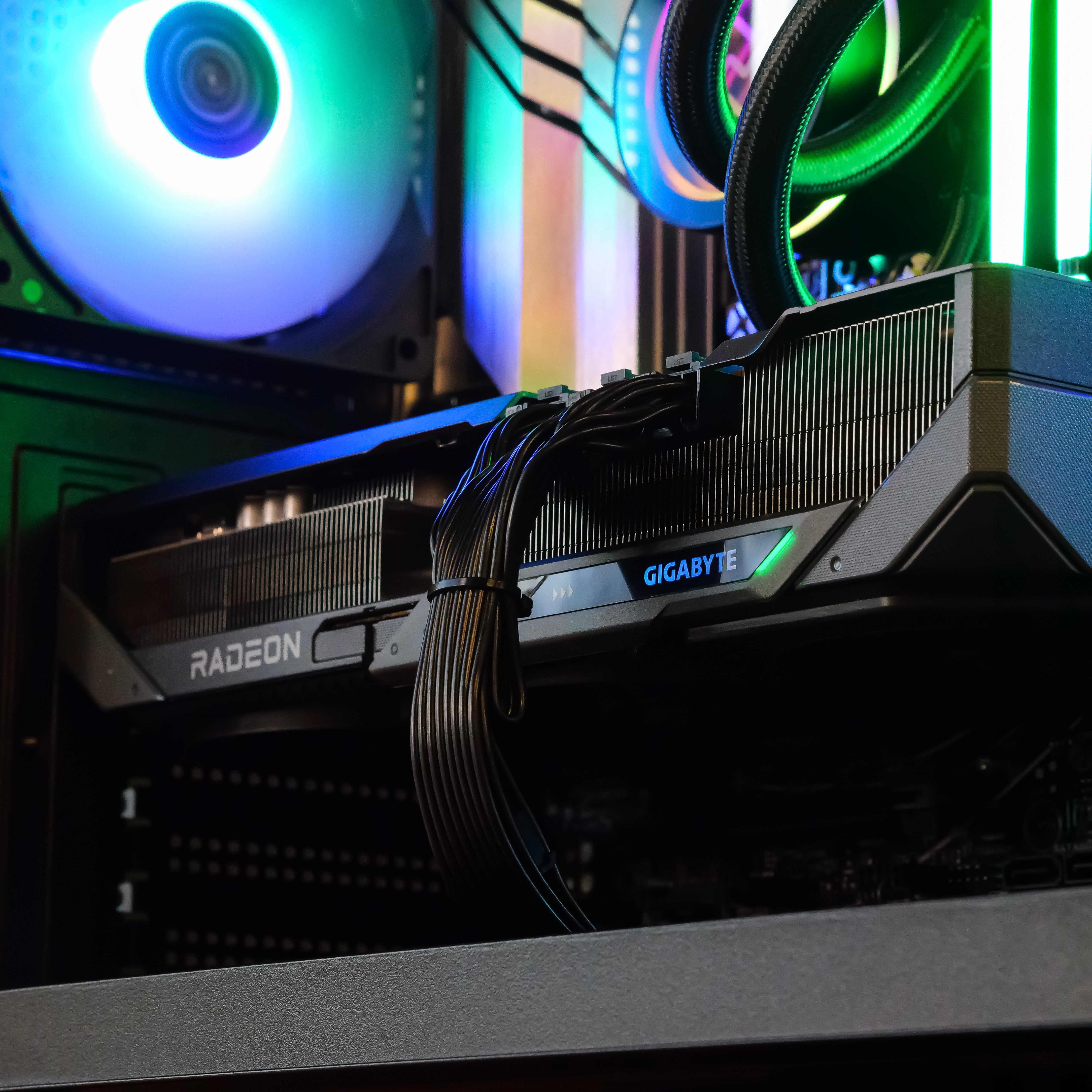 WYVERN LVL 8 RADEON MAX: RYZEN 7 7800X3D | RX 9070 XT