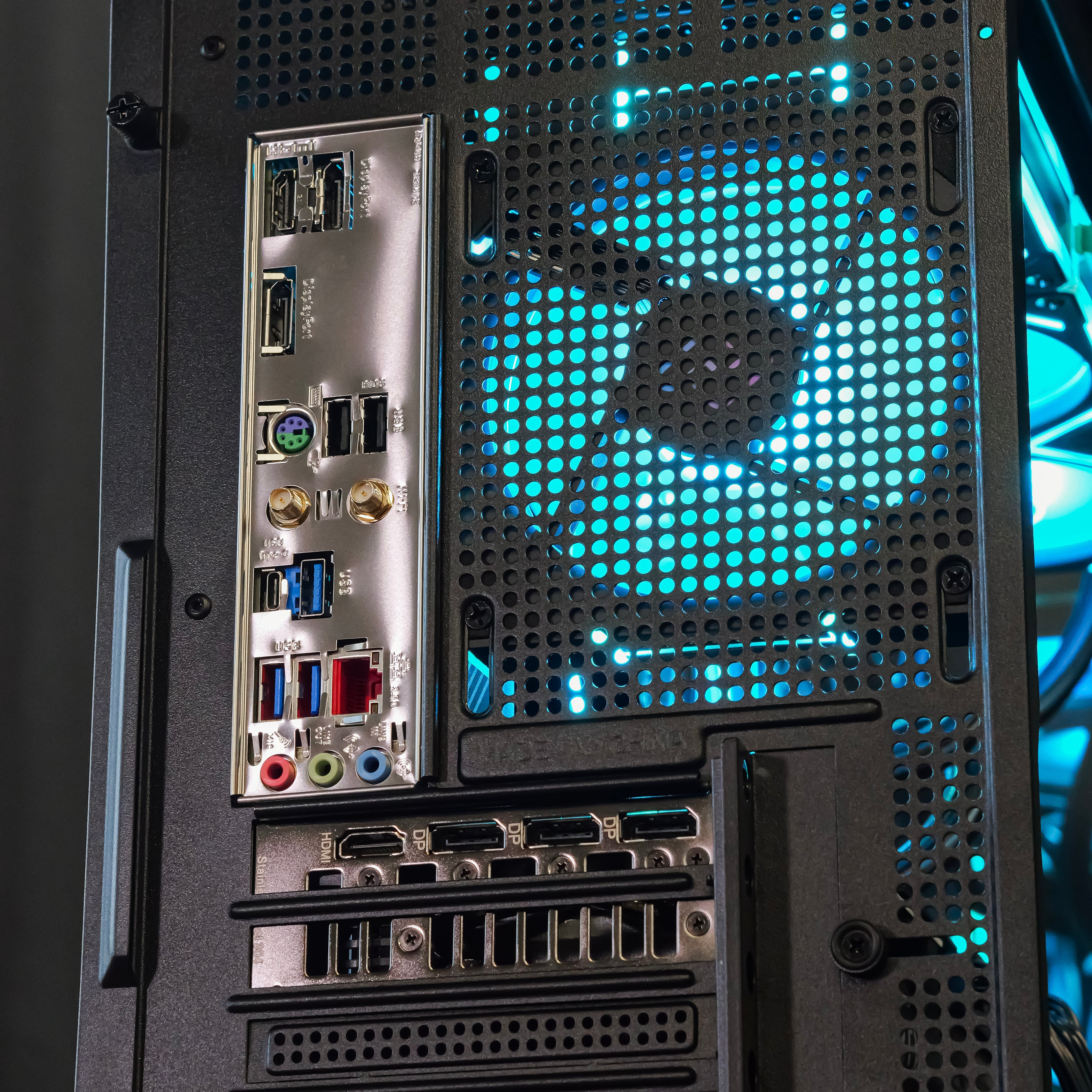 VANDAL PRIME: RYZEN 5 7500F | RTX 5060 Ti