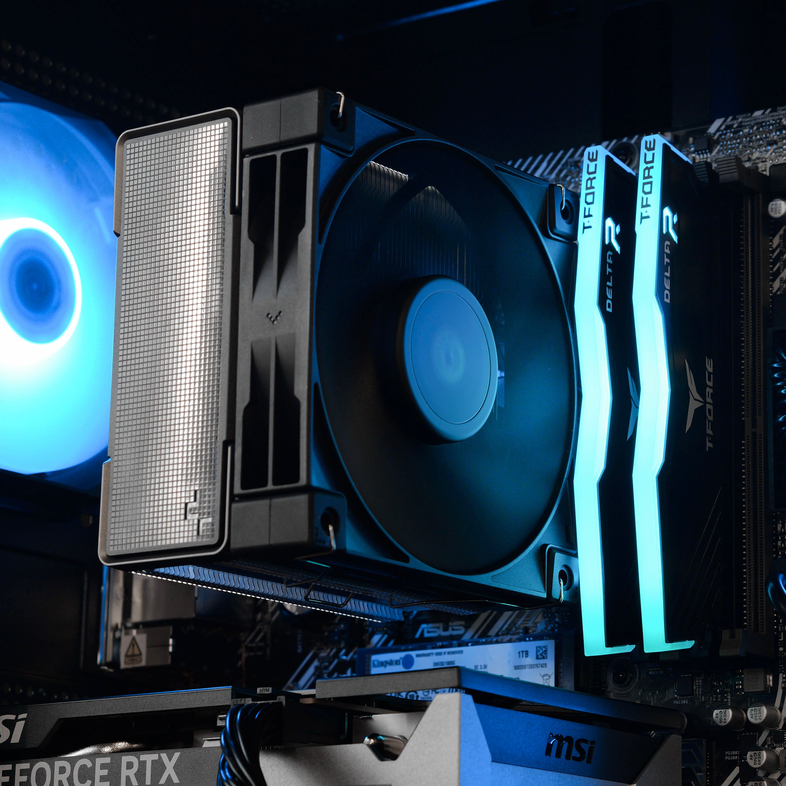 ARCBLADE: RYZEN 5 5600 | RTX 5060