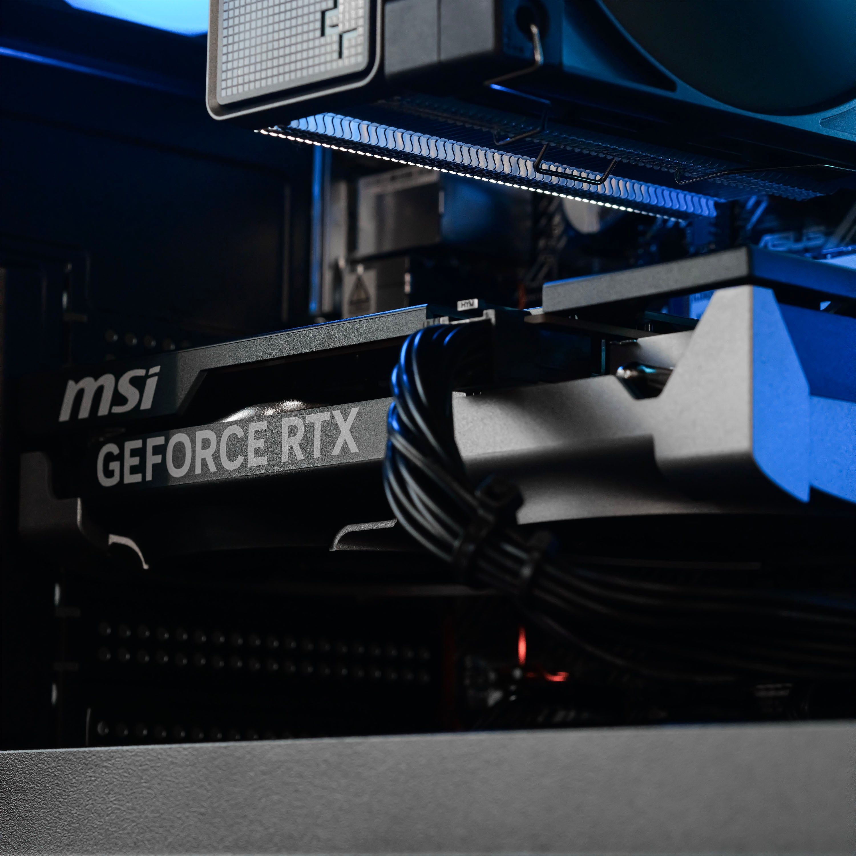 ARCBLADE: RYZEN 5 5600 | RTX 5060
