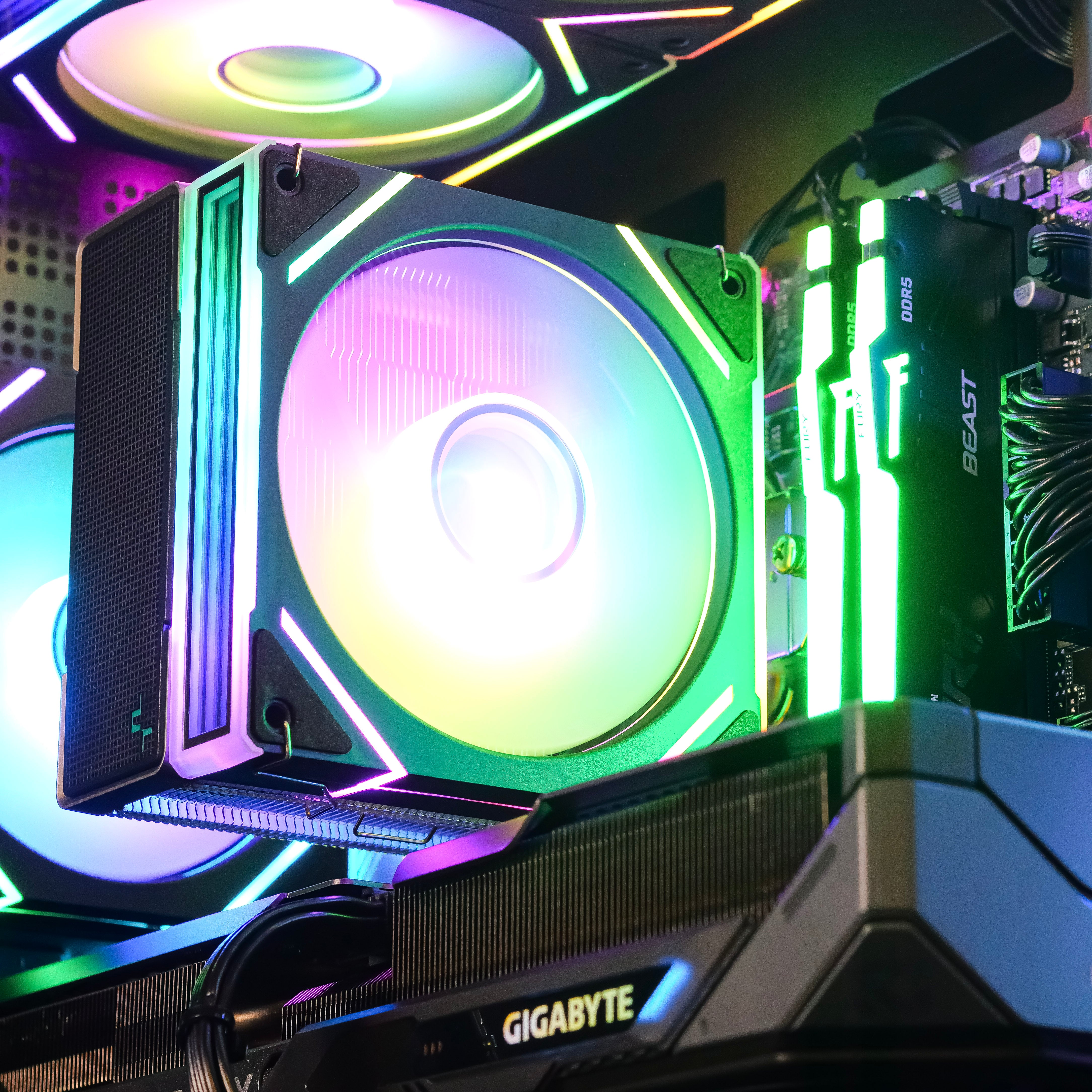 AURA: RYZEN 5 7500F | RTX 5070