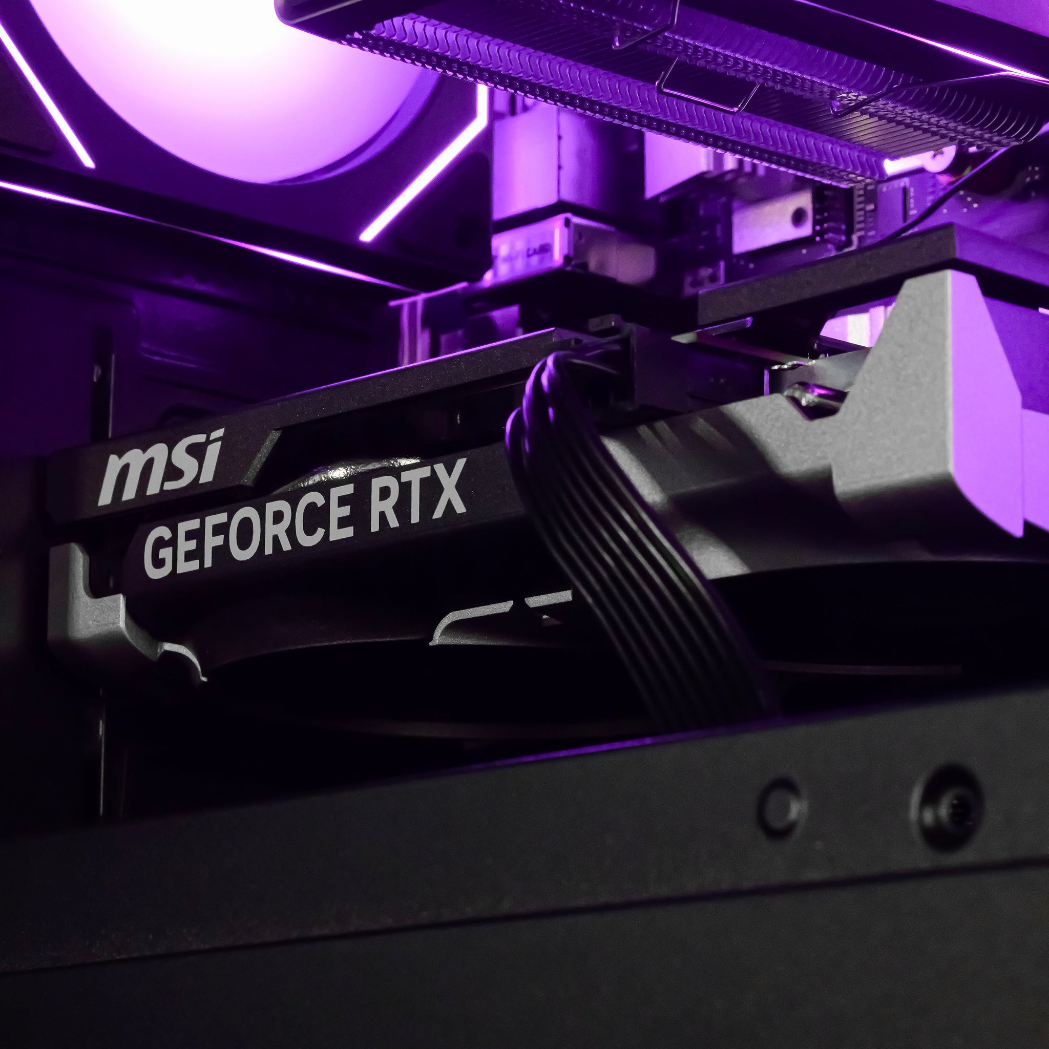 INFERNIX: RYZEN 5 7500F | RTX 5060