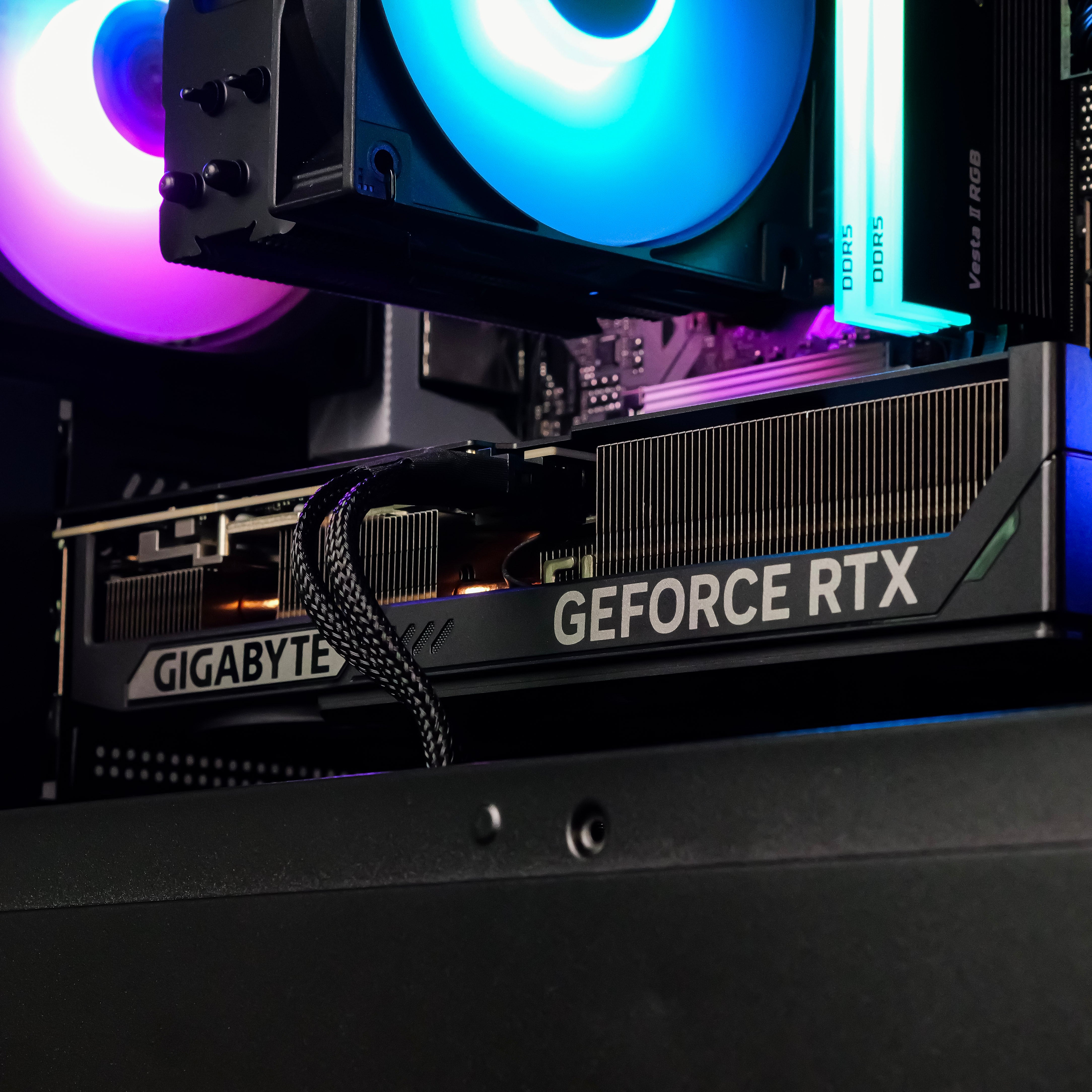 VoltForge: RYZEN 5 7500F | RTX 5070