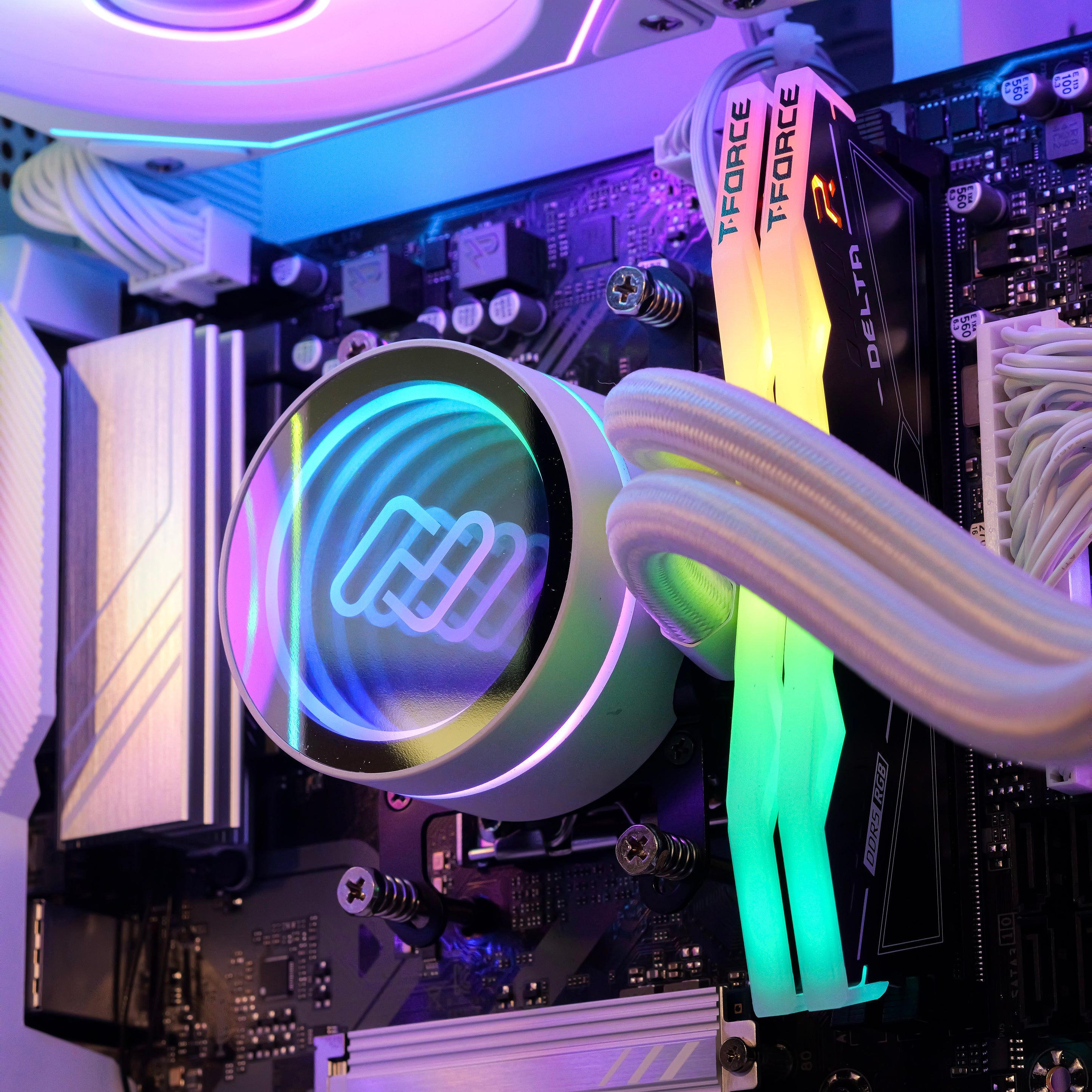 SNOWFALL: RYZEN 5 7500F | RTX 5060
