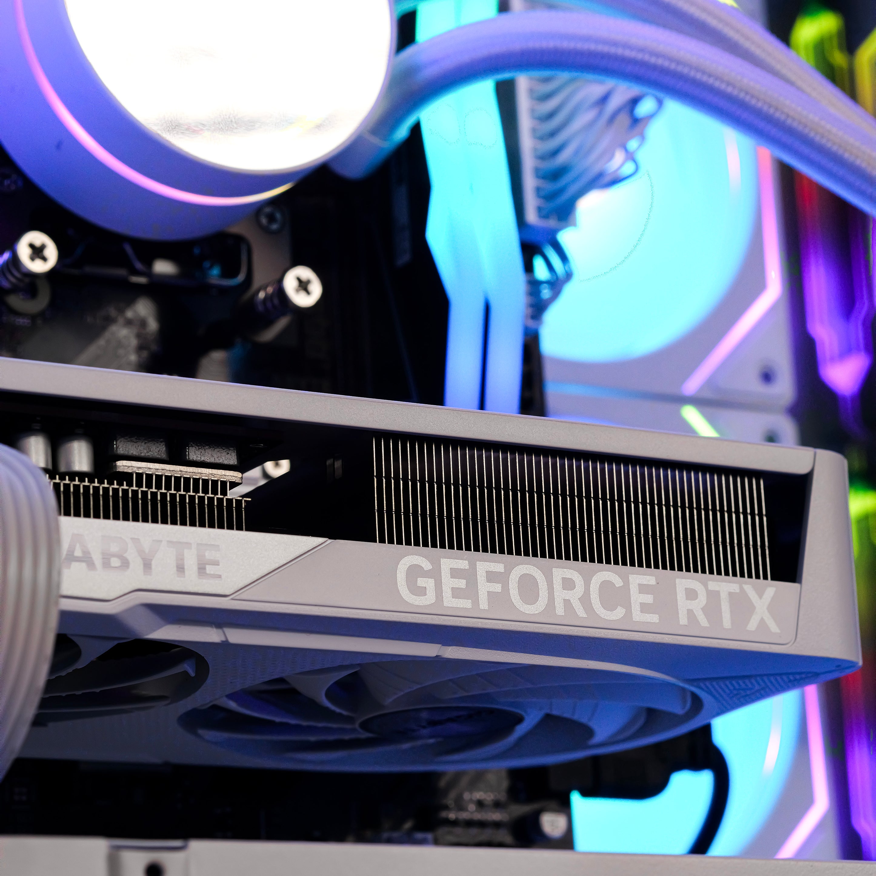 SNOWFALL: RYZEN 5 7500F | RTX 5060