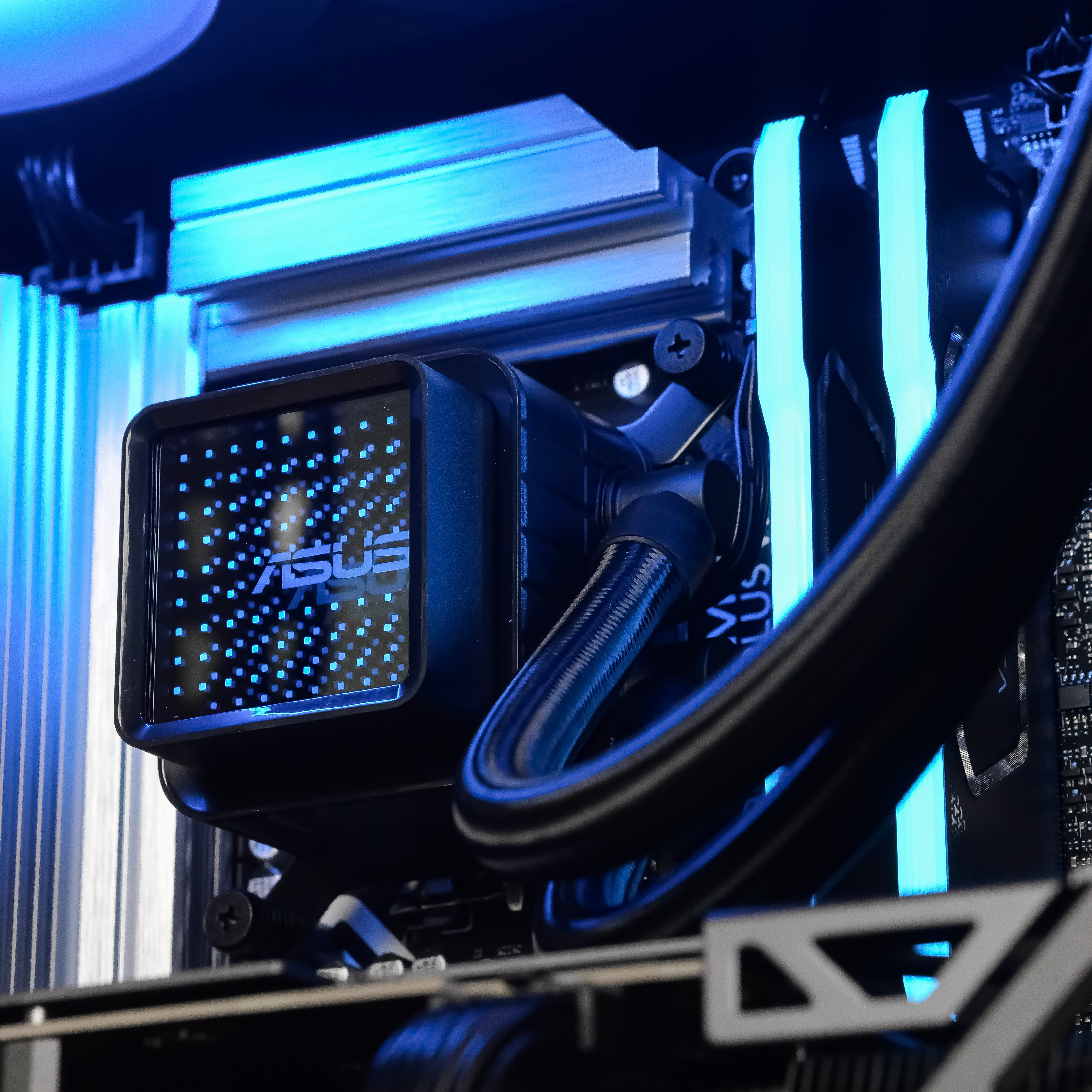 PHOENIX ELITE: ULTRA 7 265KF | RTX 5070