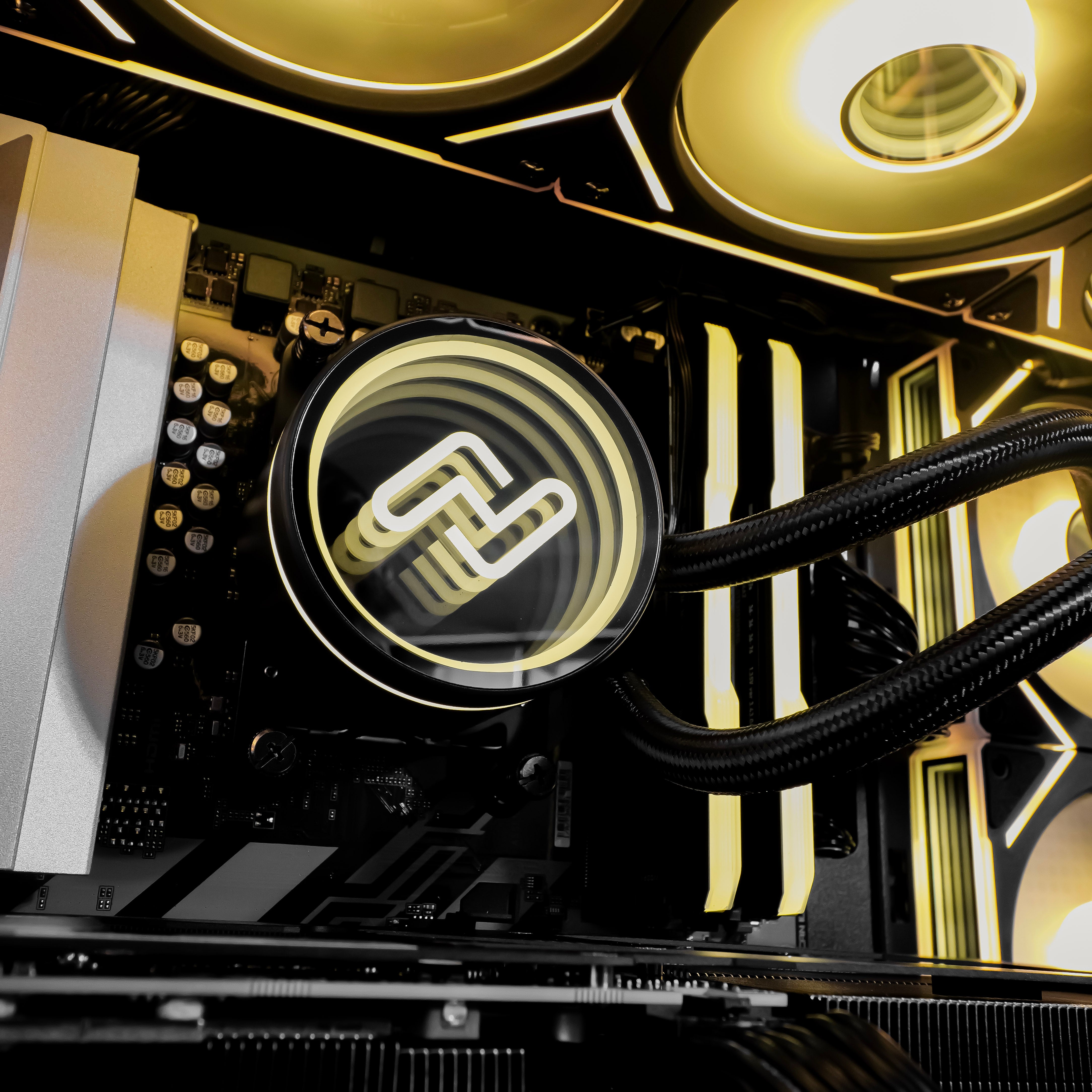 DAWNFORGE: RYZEN 7 7700 | RTX 5070