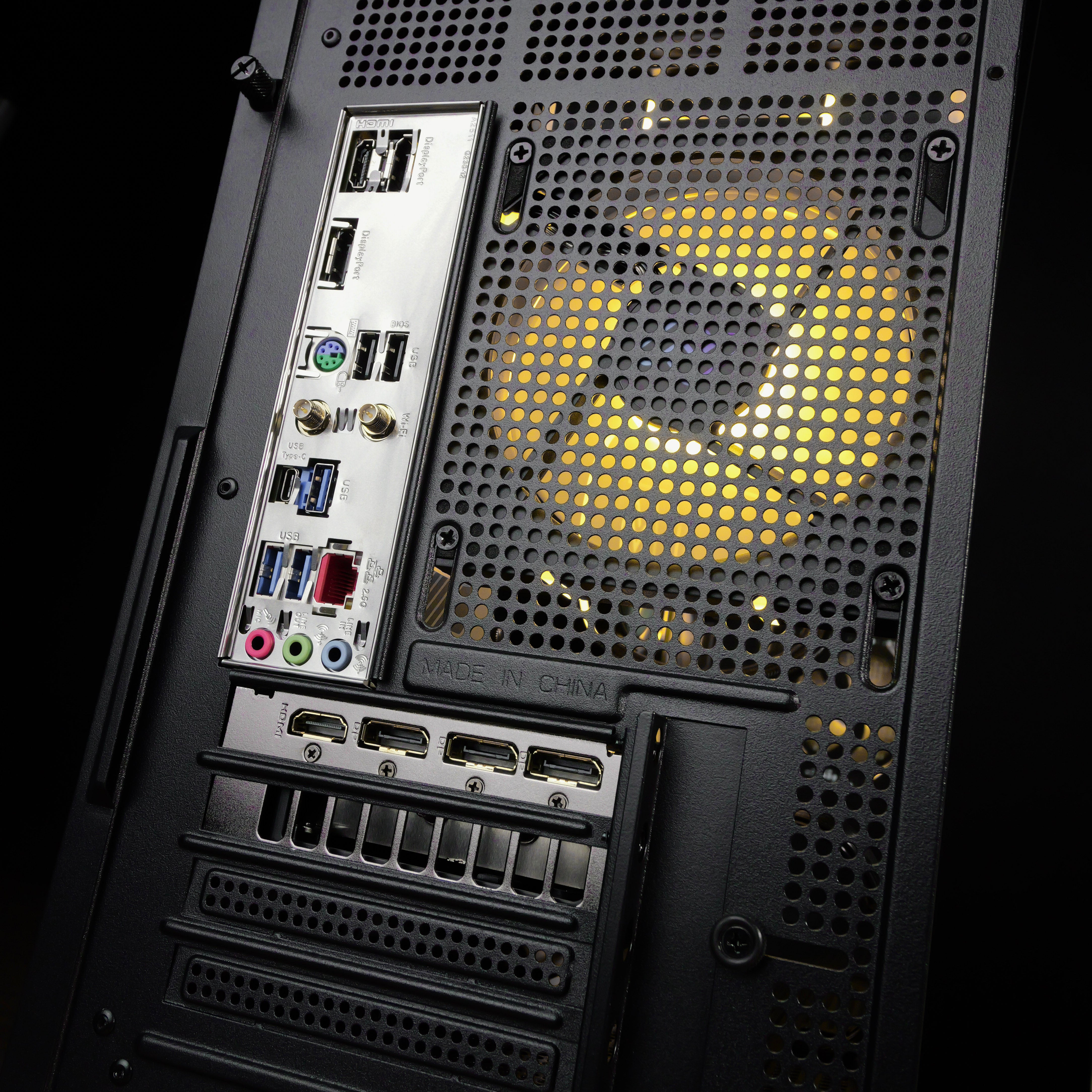 DAWNFORGE: RYZEN 7 7700 | RTX 5070