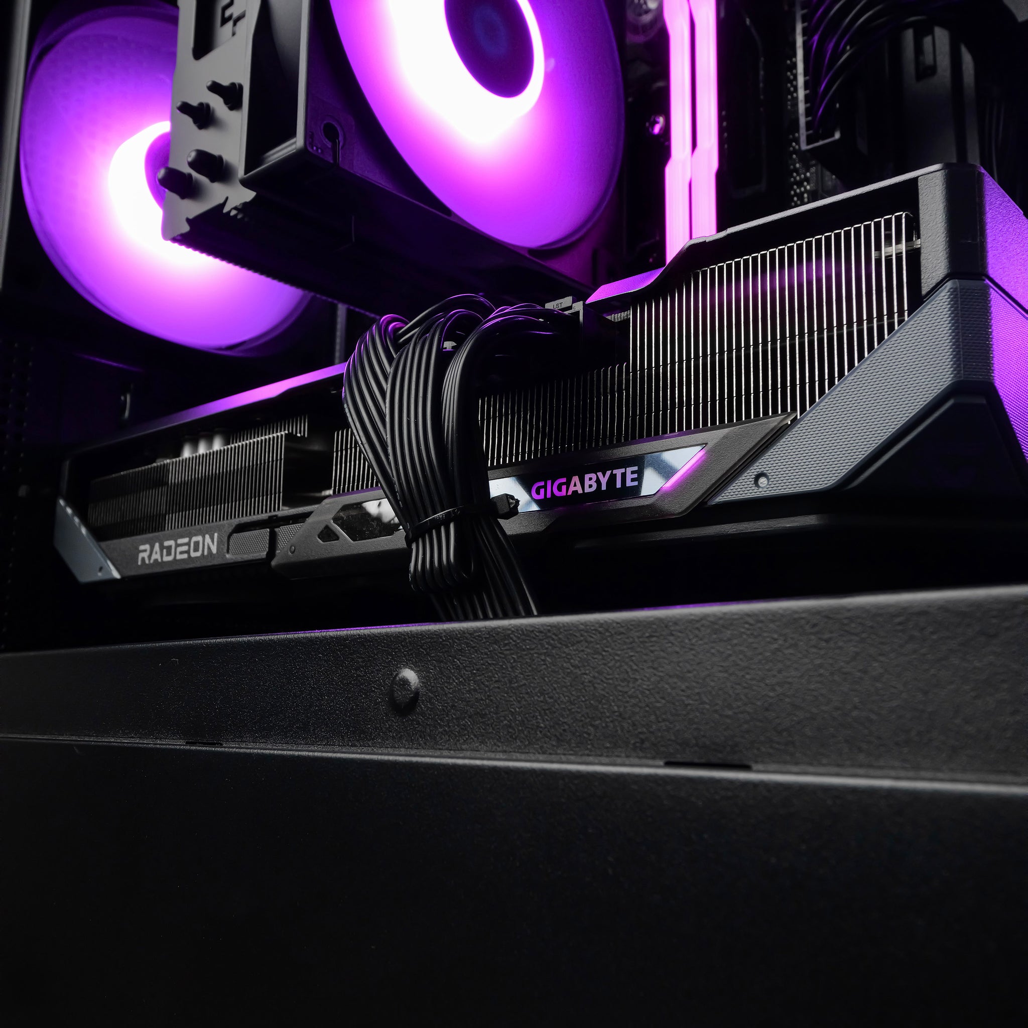 WYVERN LVL 8 RADEON: RYZEN 5 7500F | RX 9070 XT