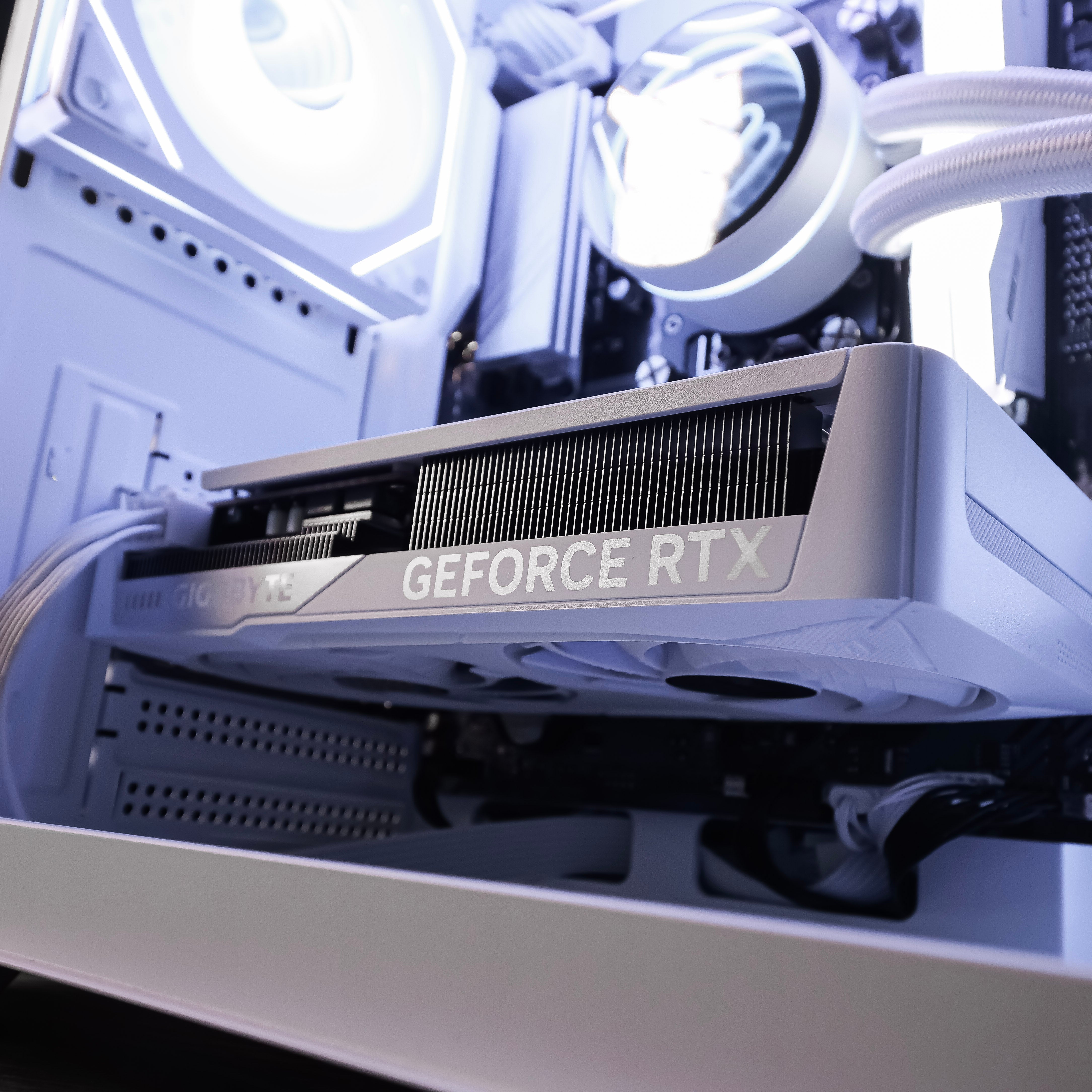 SNOWFALL: RYZEN 5 7500F | RTX 5060