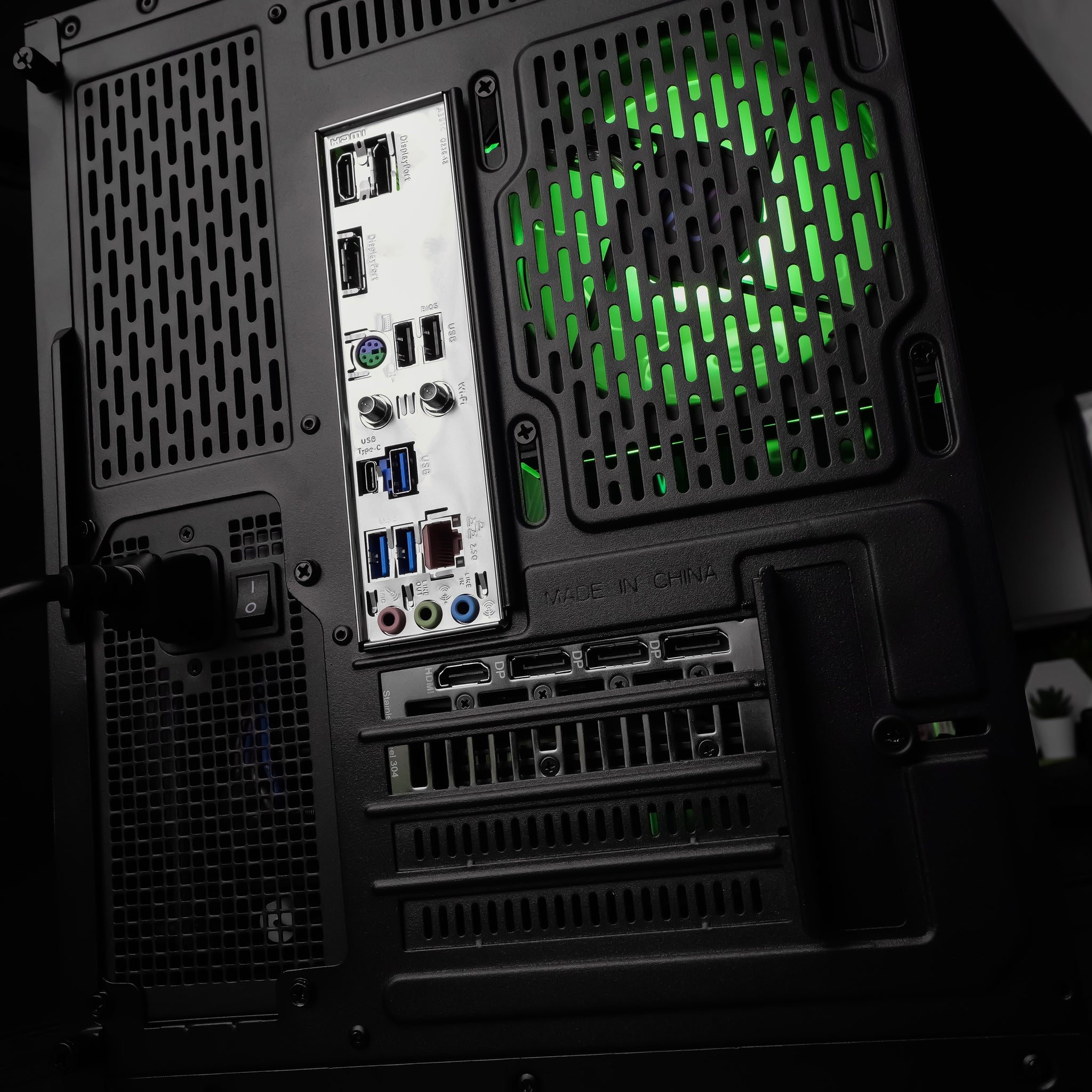 THORN BLADE: RYZEN 7 7800X3D | RX 9070 XT