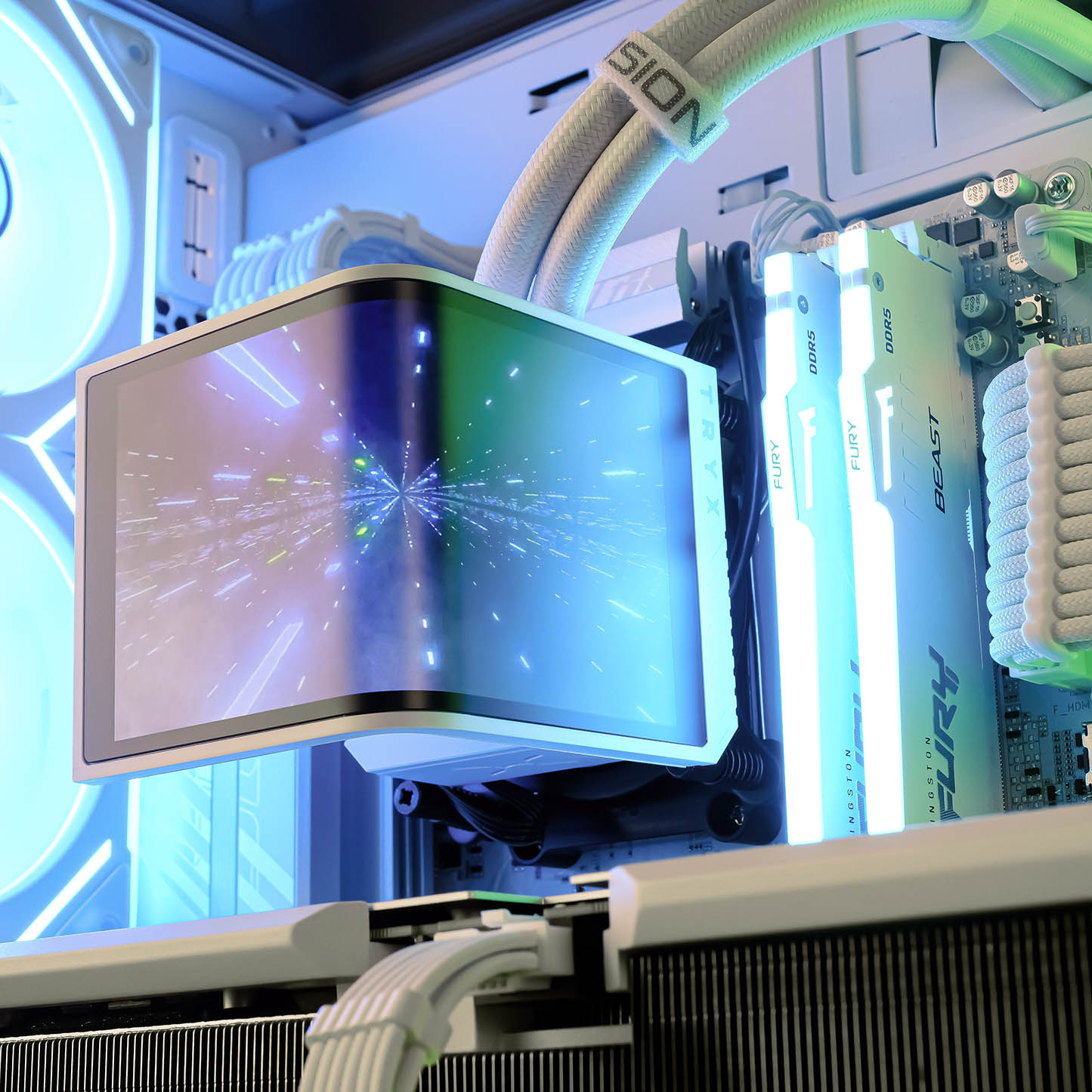 NEON LANTERN: RYZEN 9 9950X3D | RTX 5090