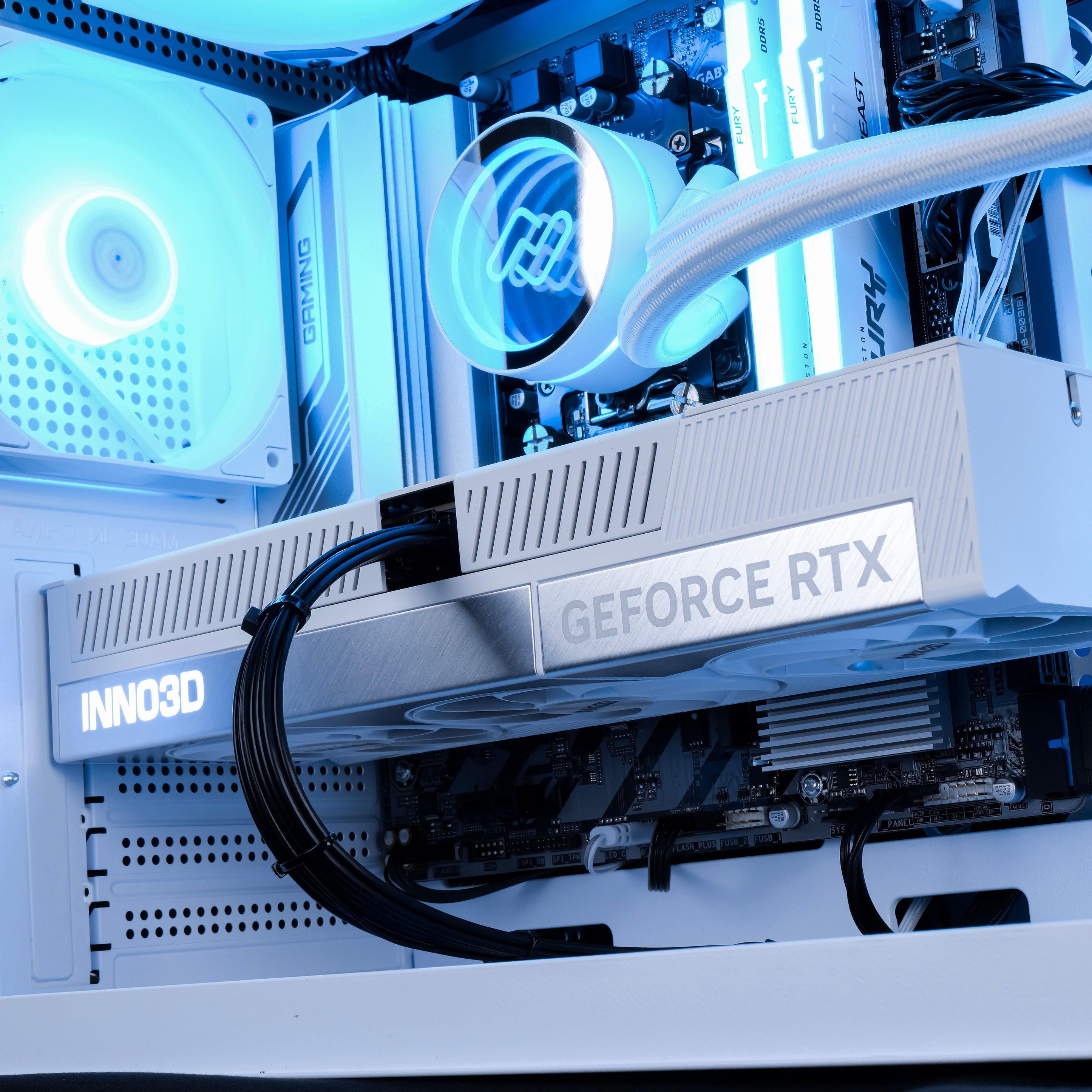 NEON FROST: RYZEN 7 7700 | RTX 5080