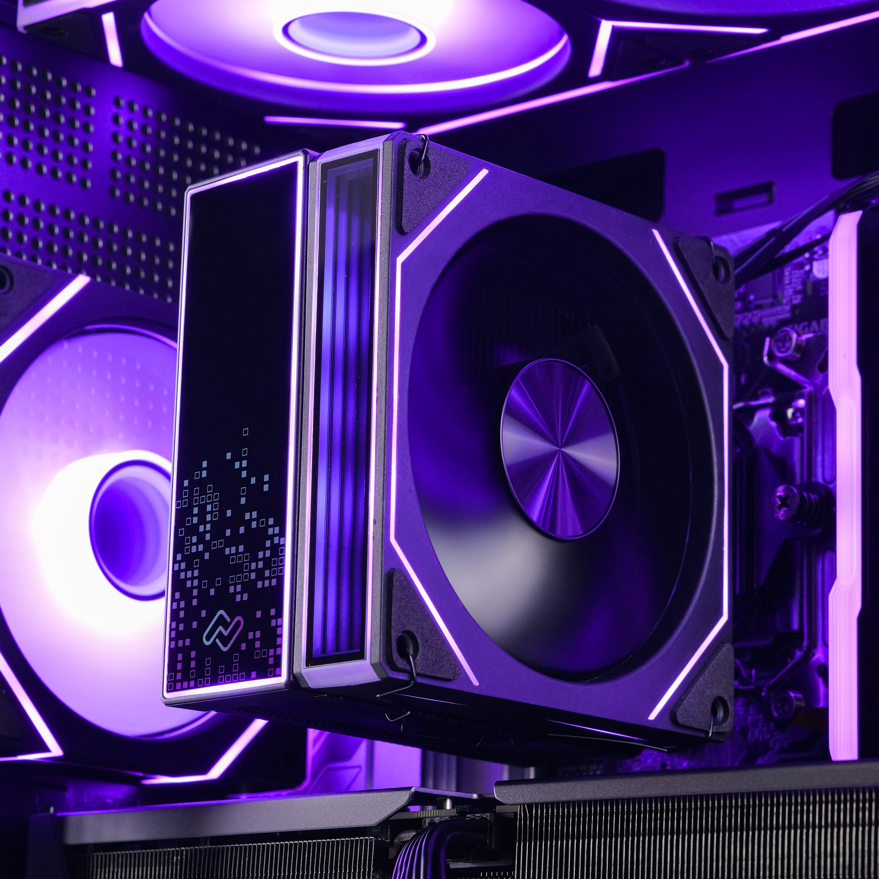 AURA: RYZEN 5 7500F | RTX 5070