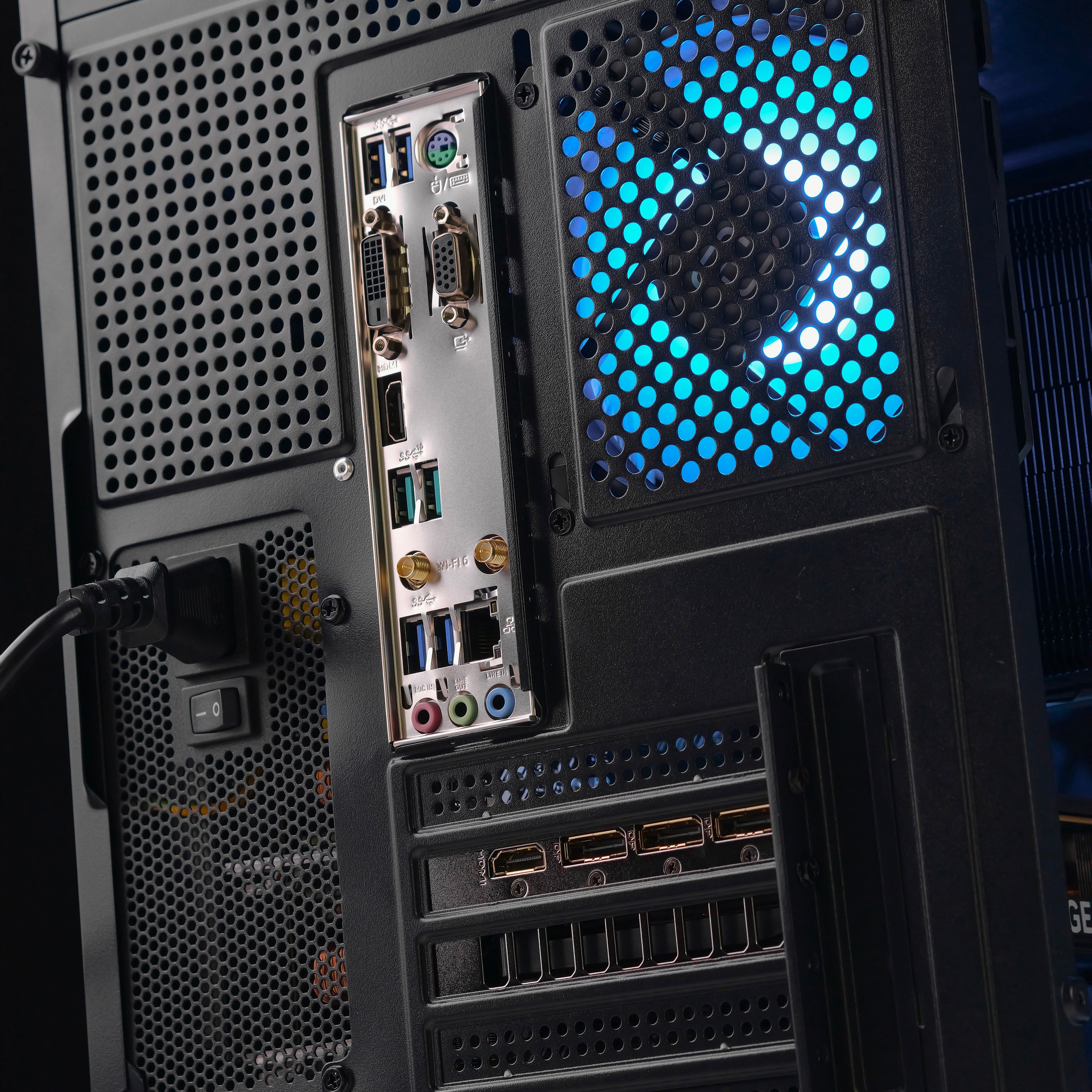 ARCBLADE: RYZEN 5 5600 | RTX 5060