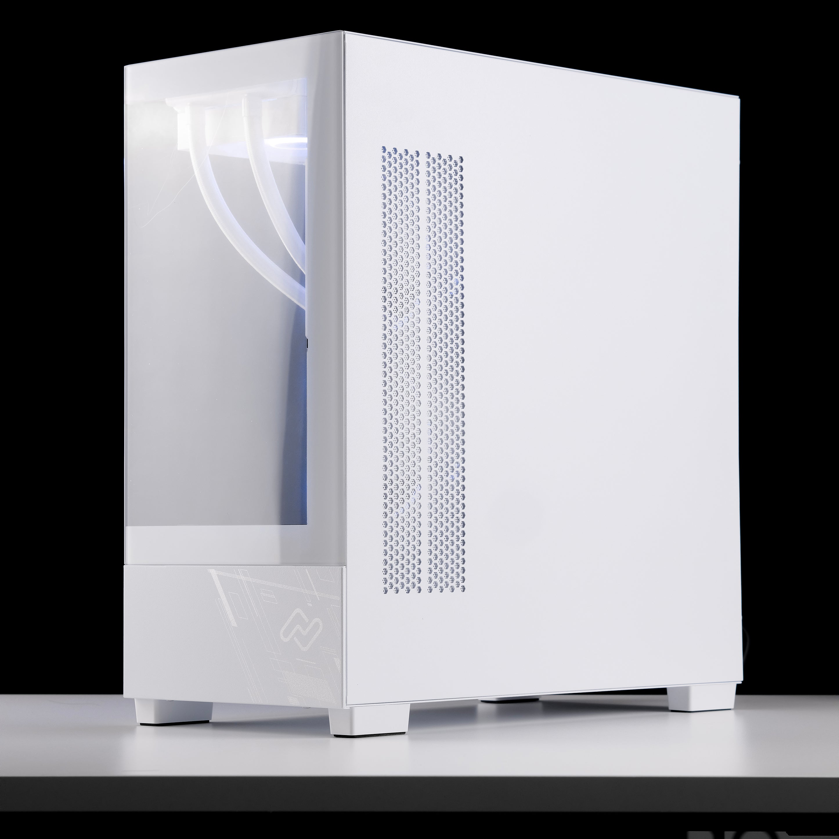 EMBERLIGHT: RYZEN 7 7800X3D | RTX 5060
