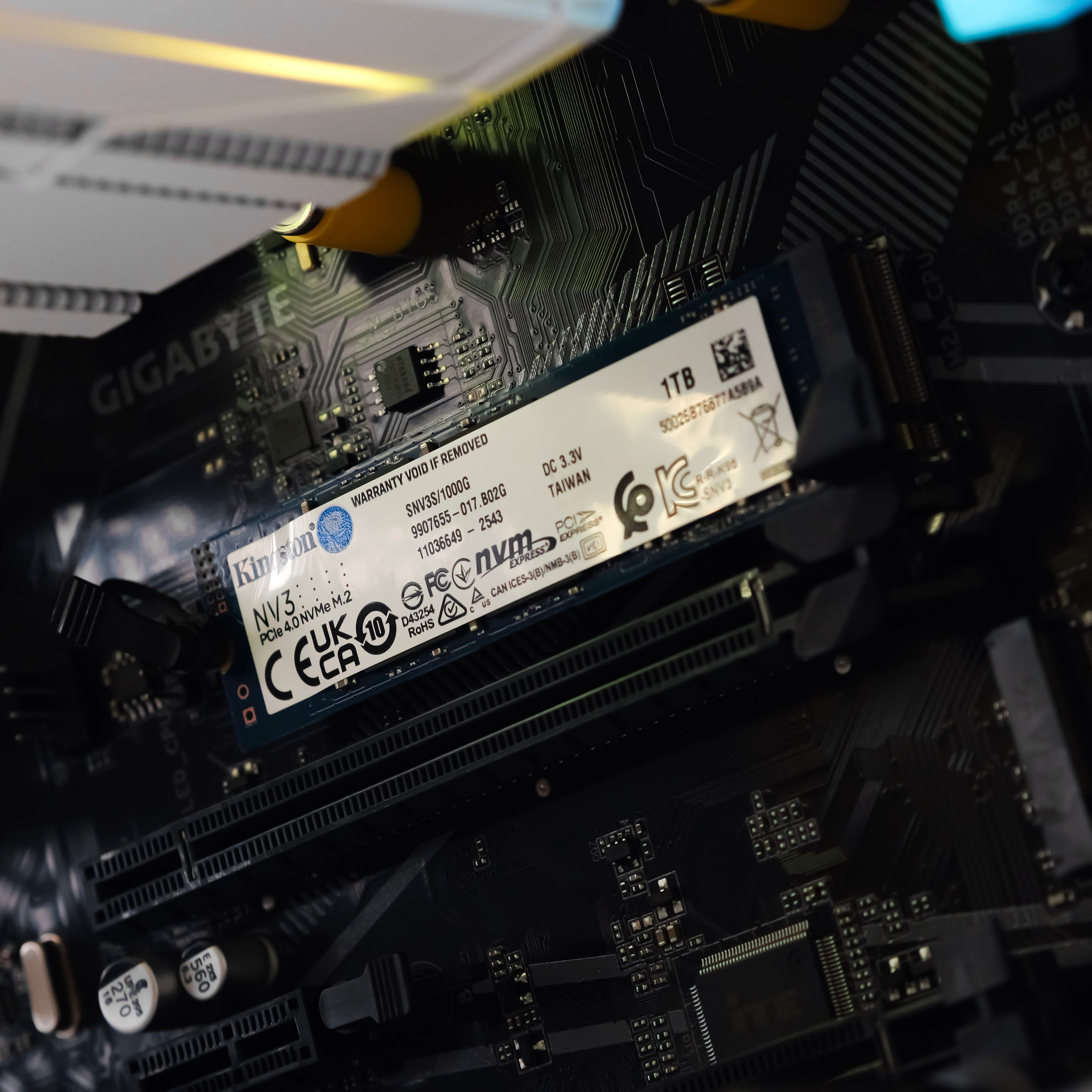 COSMIC PRO: RYZEN 5 5600GT | 16GB RAM