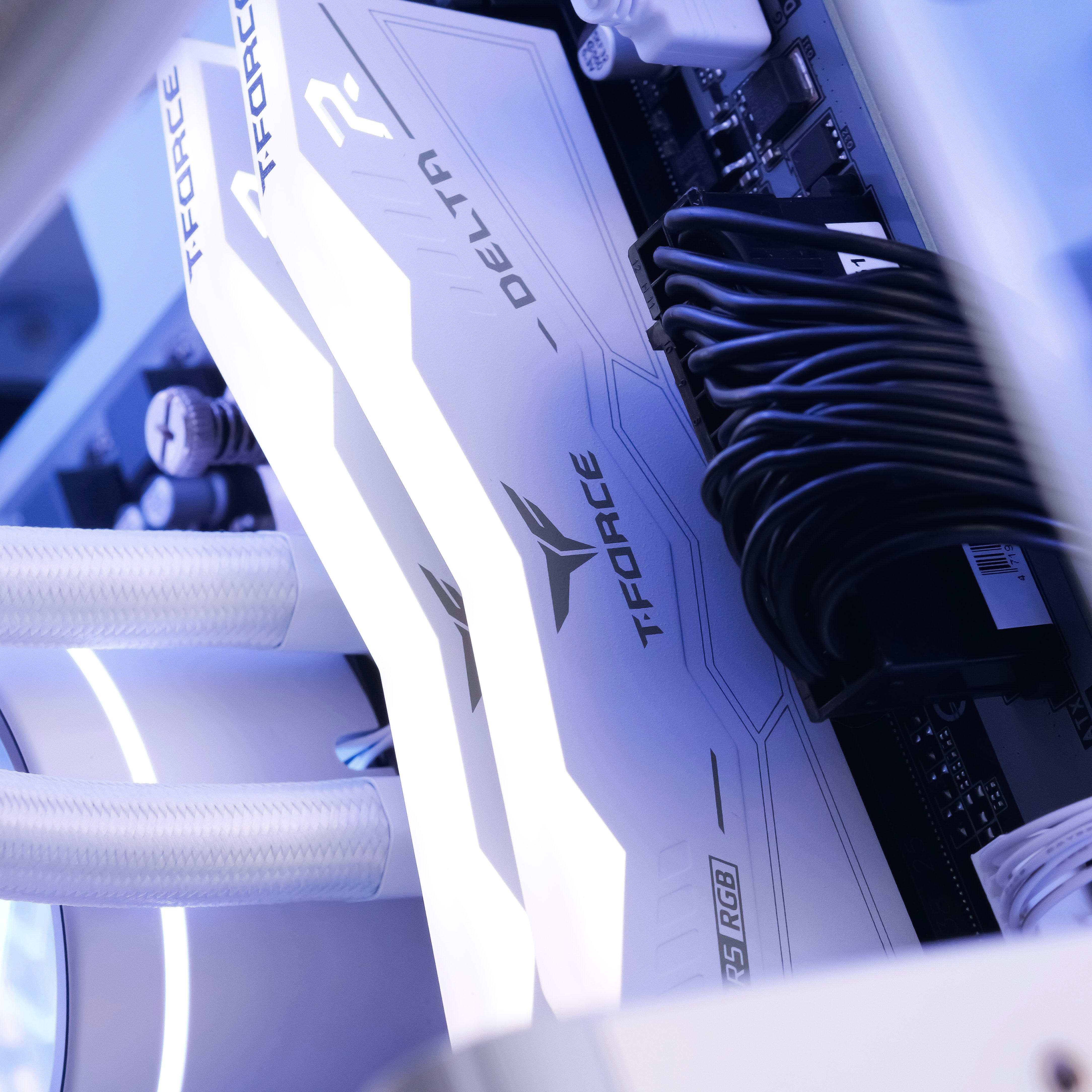 FROST ANGEL: RYZEN 7 7700 | RTX 5070 Ti