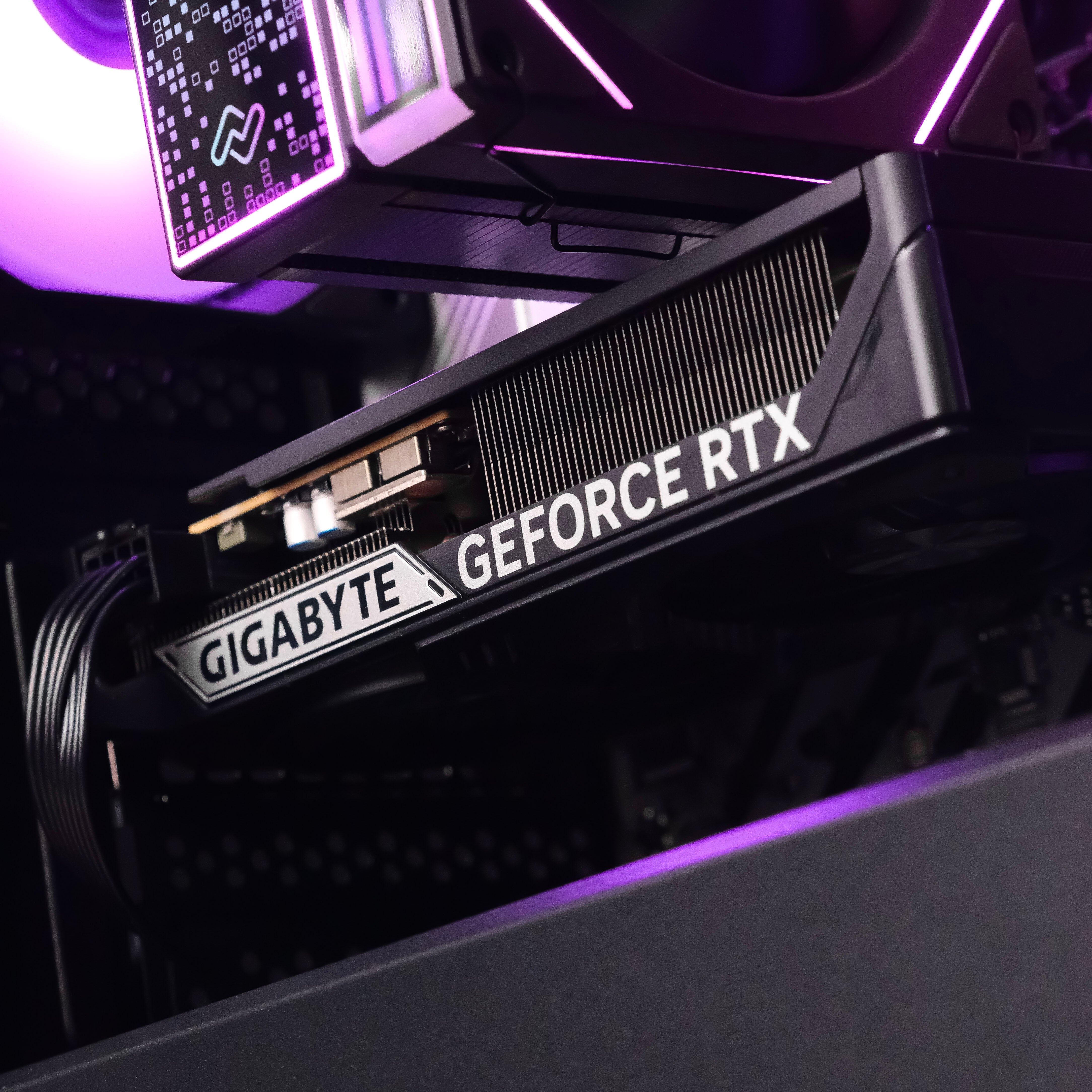 KARRIE BOLT: RYZEN 5 7500F | RTX 5060