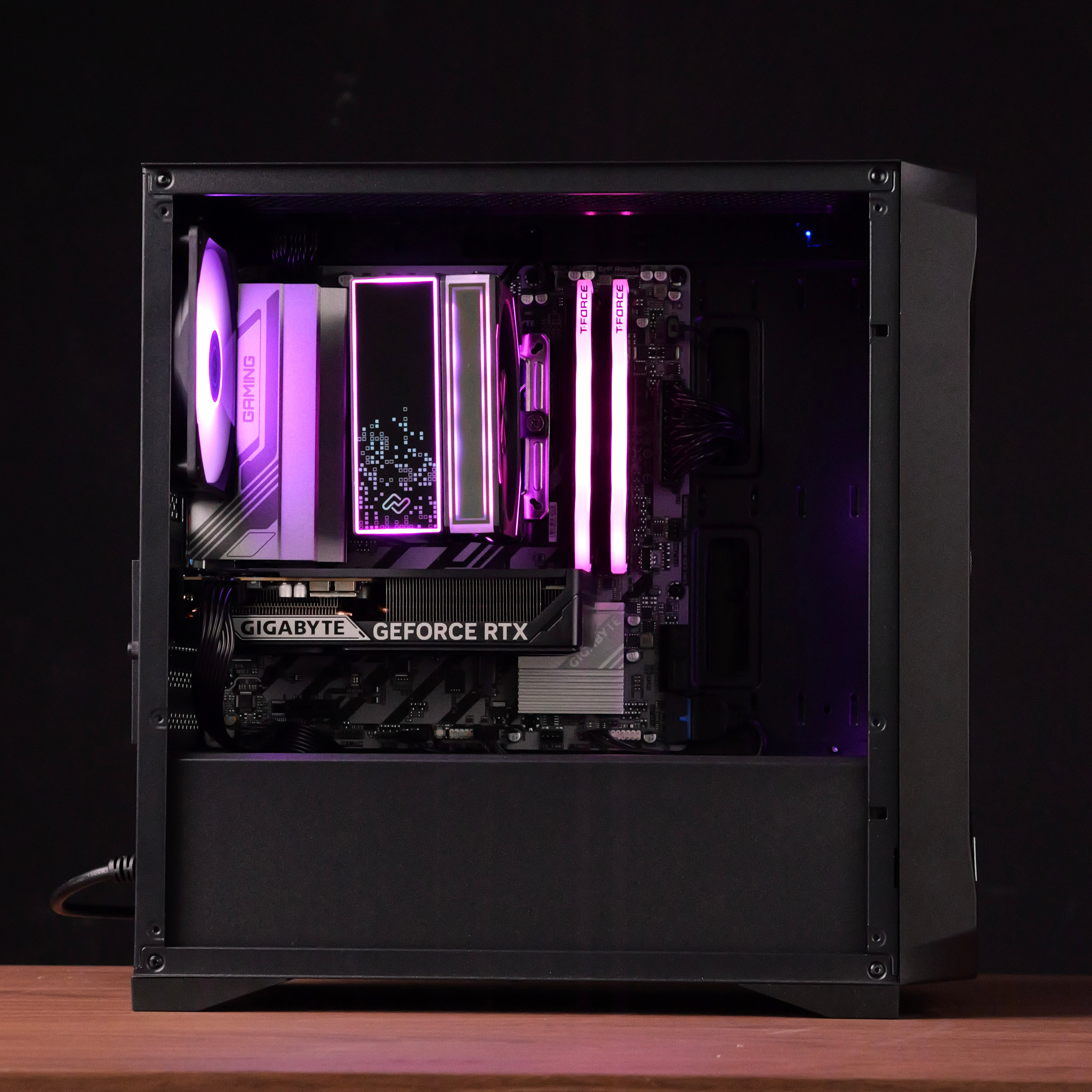 KARRIE BOLT: RYZEN 5 7500F | RTX 5060