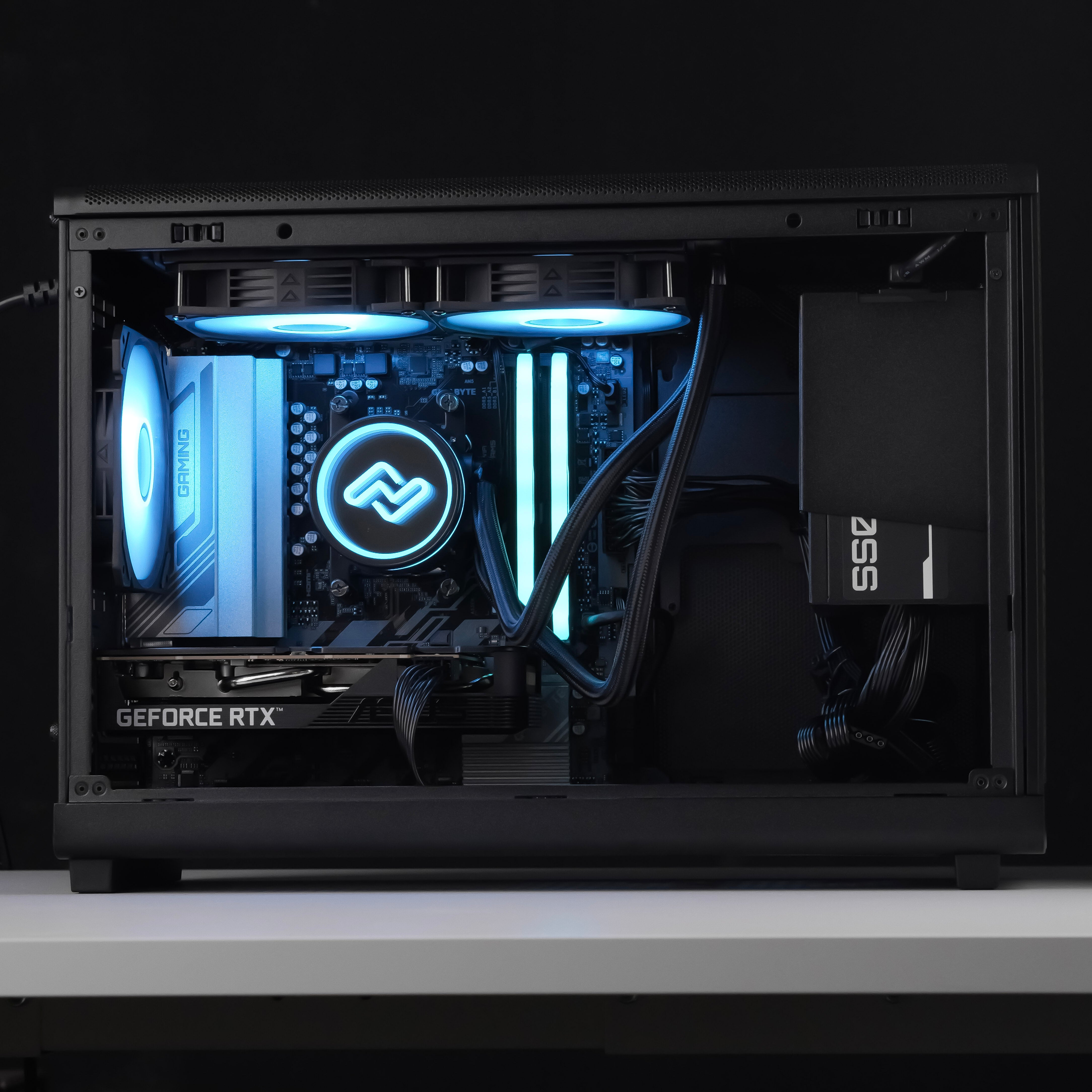 STRATCORE: RYZEN 7 8700F | RTX 5050