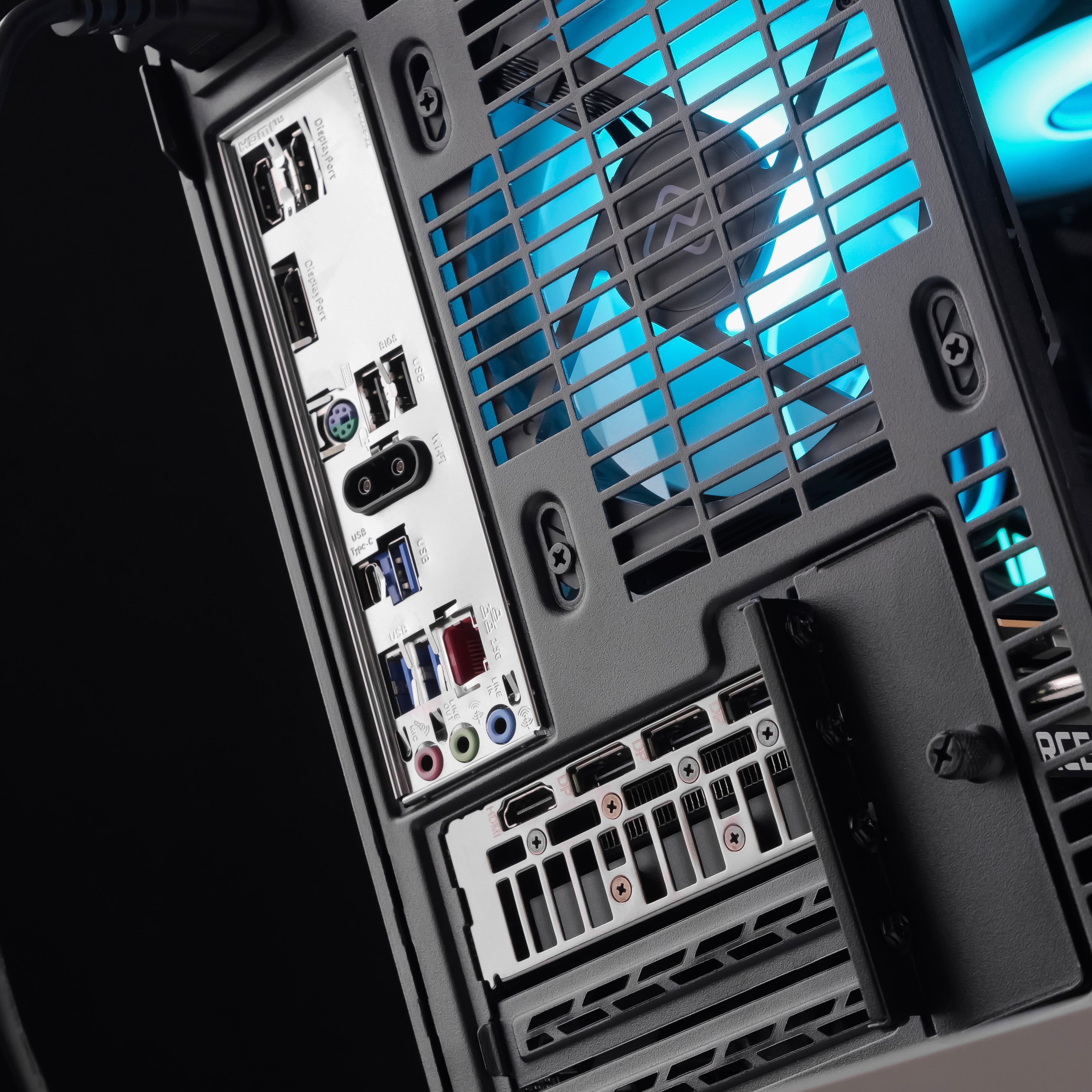 STRATCORE: RYZEN 7 8700F | RTX 5050