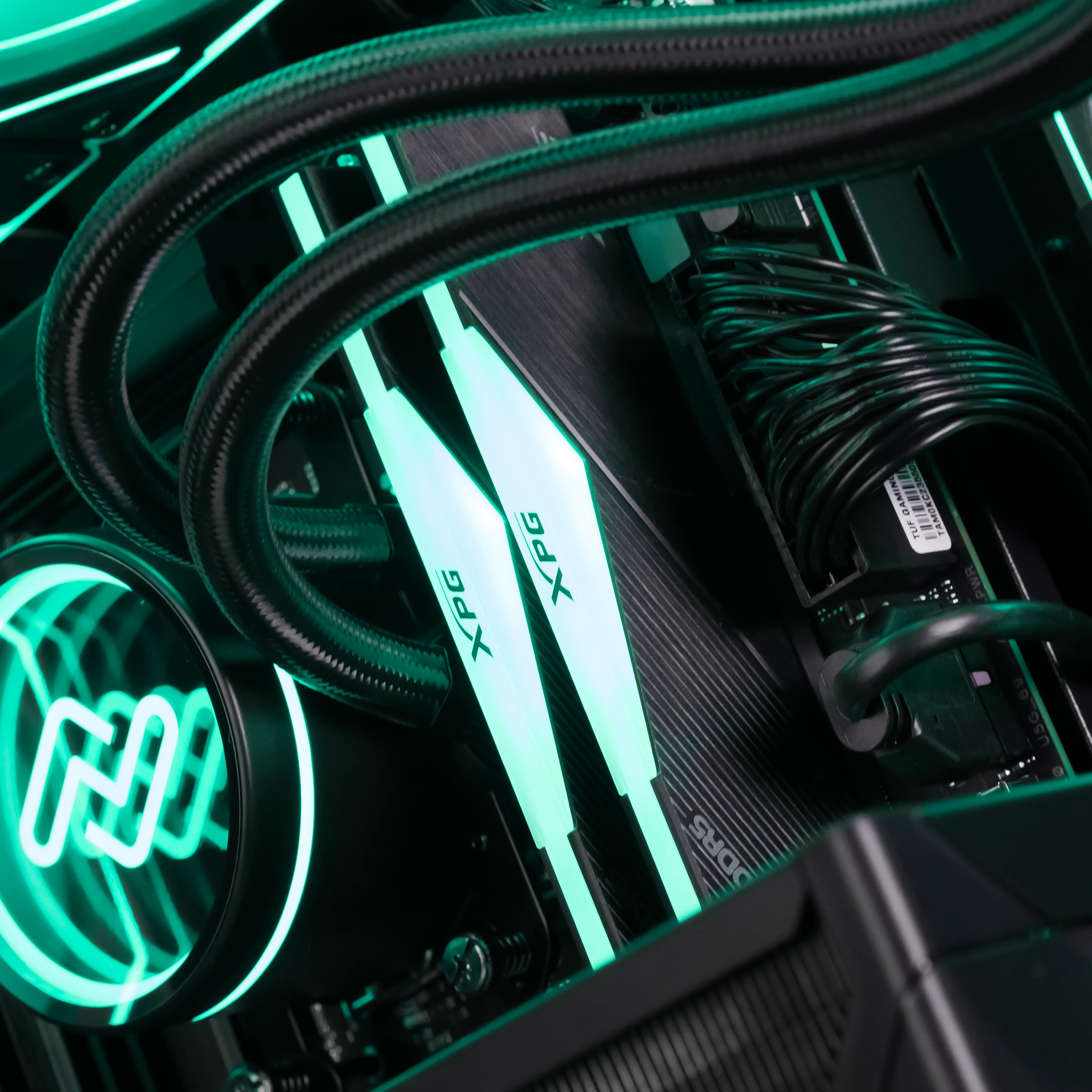 HIVEMIND: RYZEN 7 7800X3D | RTX 5080