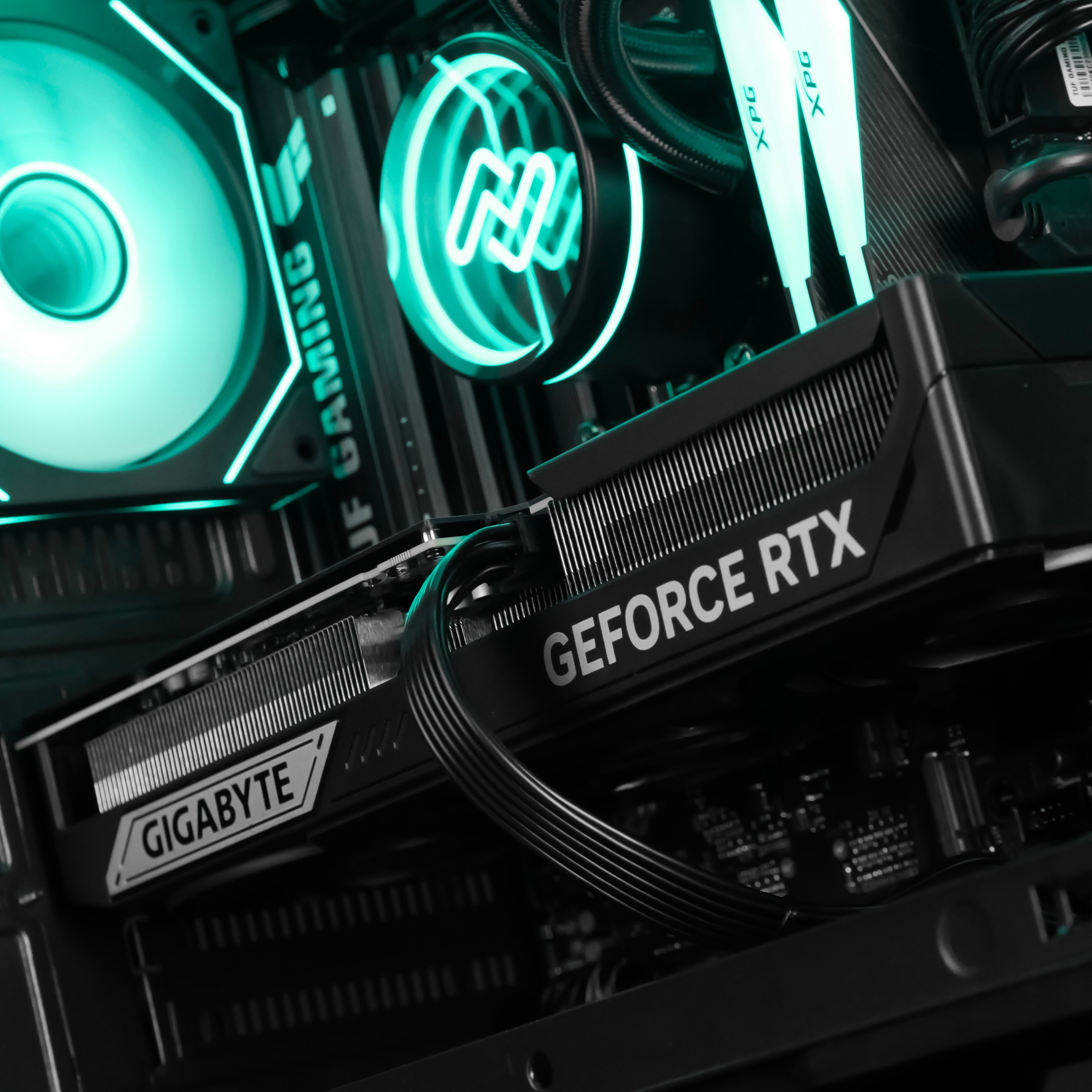 HIVEMIND: RYZEN 7 7800X3D | RTX 5080
