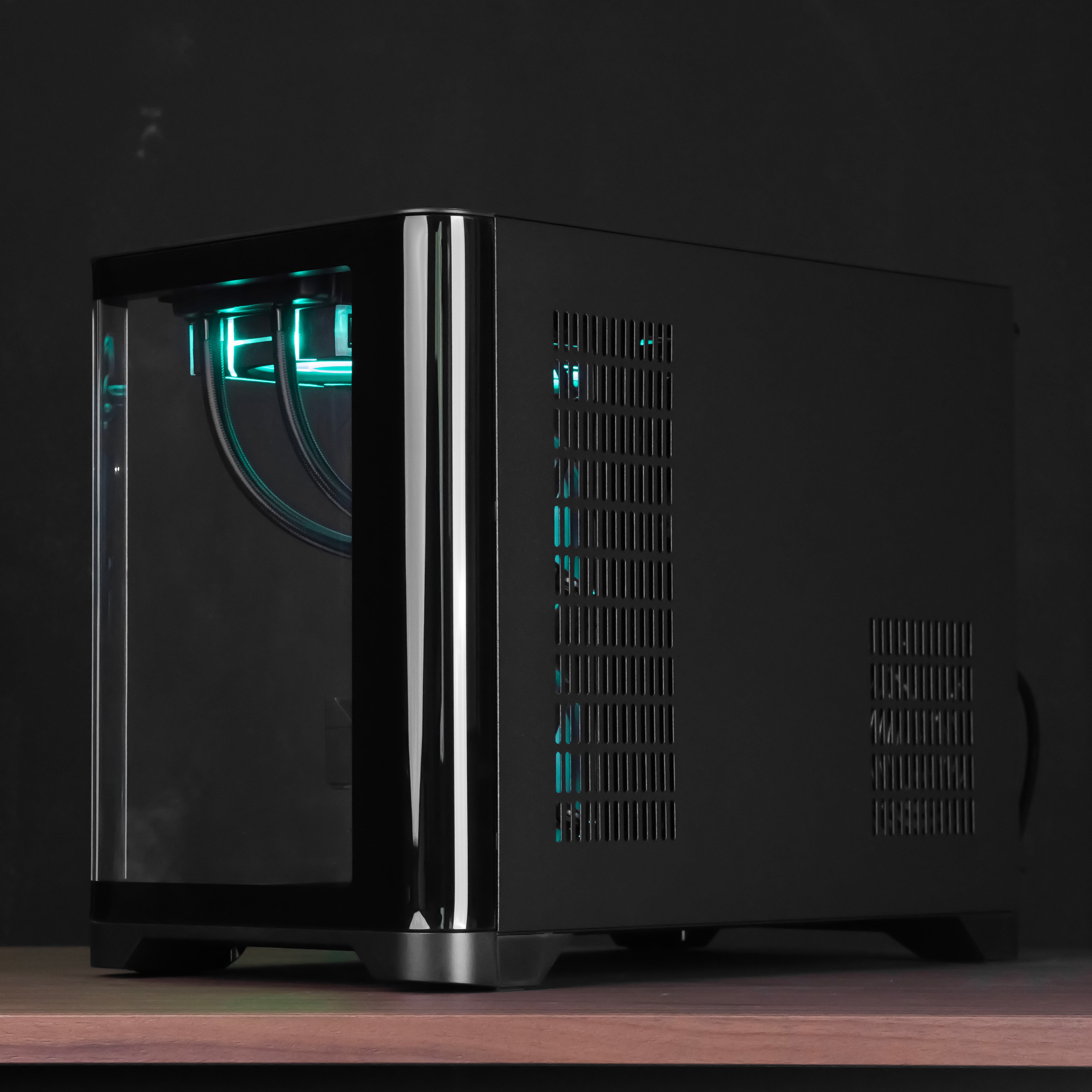 HIVEMIND: RYZEN 7 7800X3D | RTX 5080