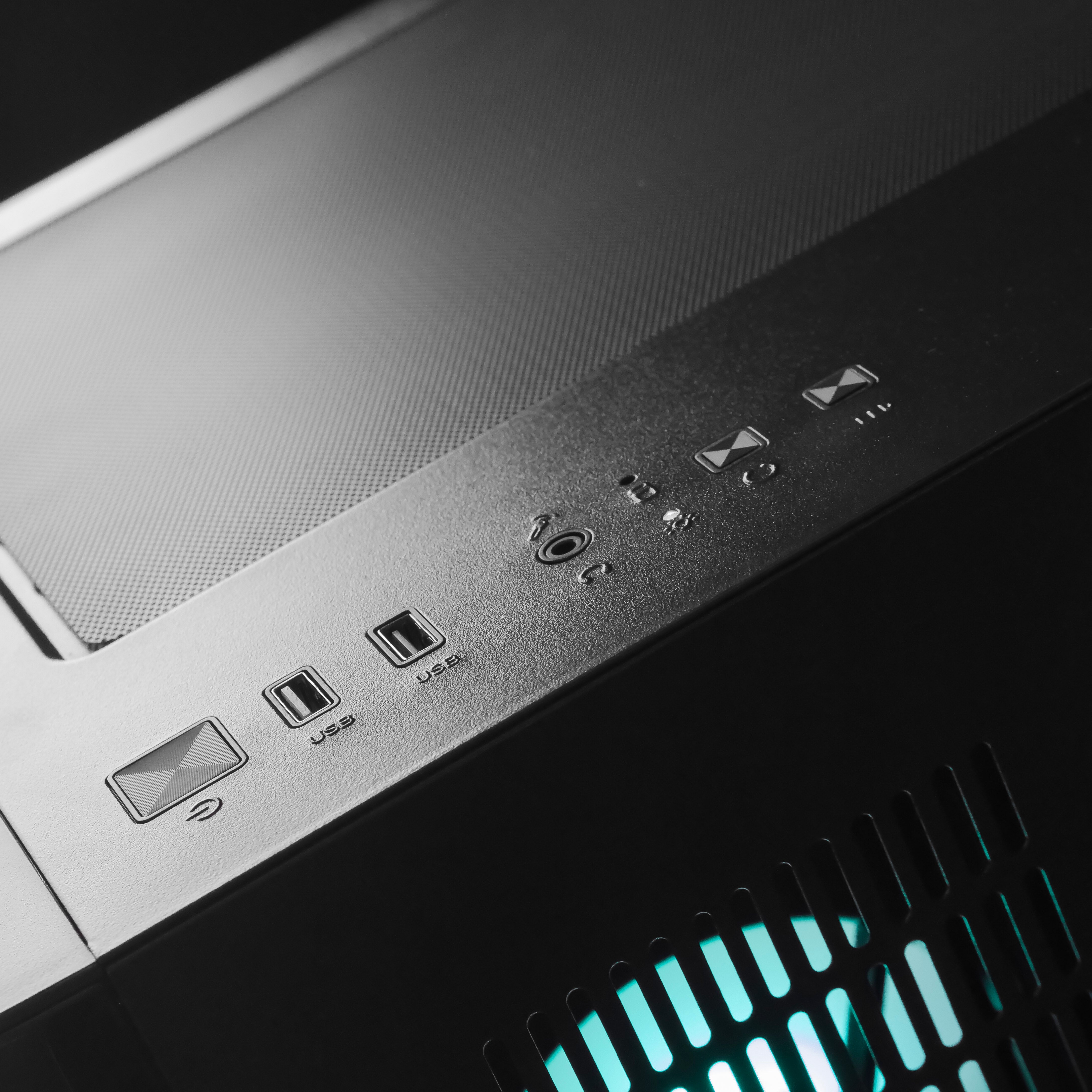 HIVEMIND: RYZEN 7 7800X3D | RTX 5080