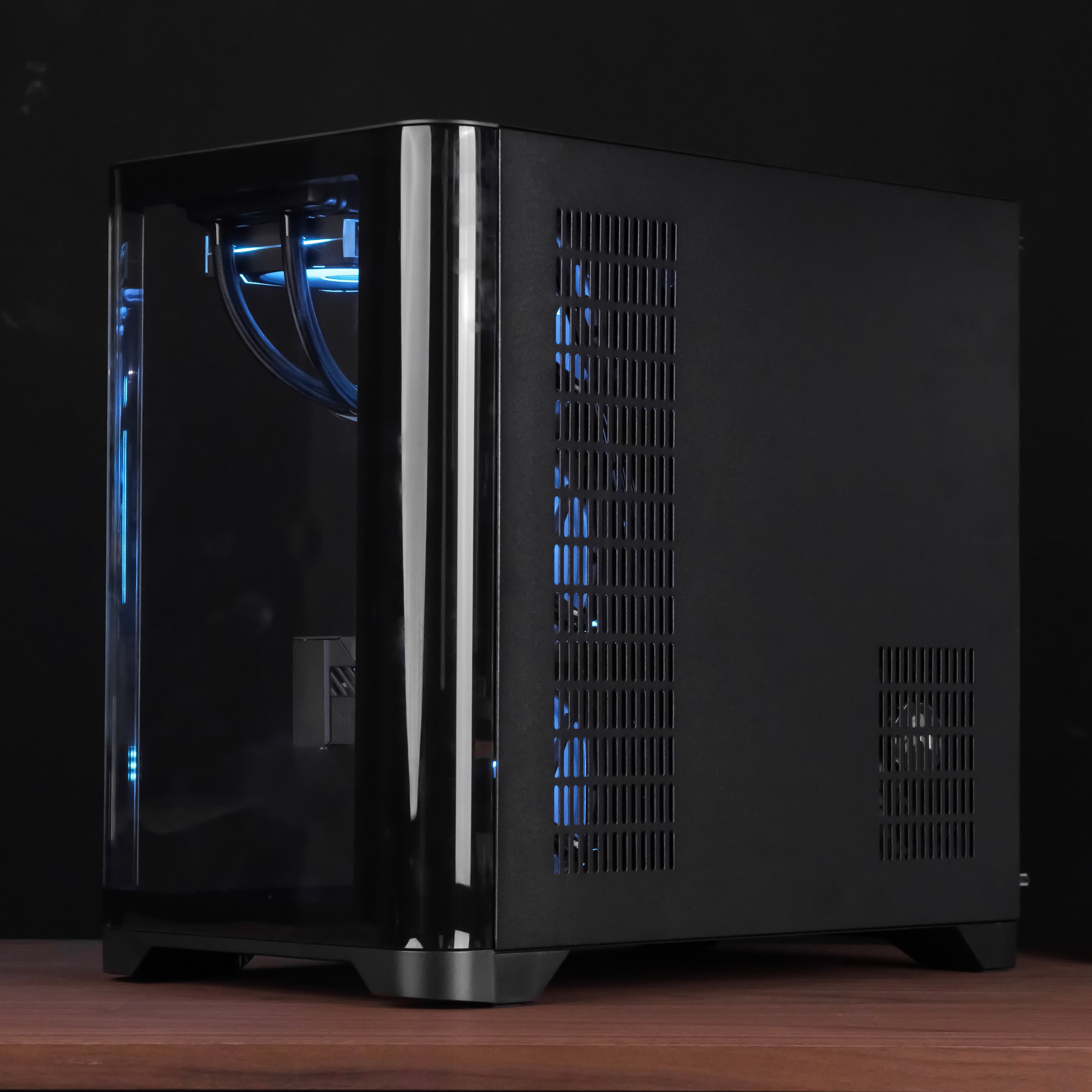 IRON BEAST: RYZEN 7 9850X3D | RX 9070 XT