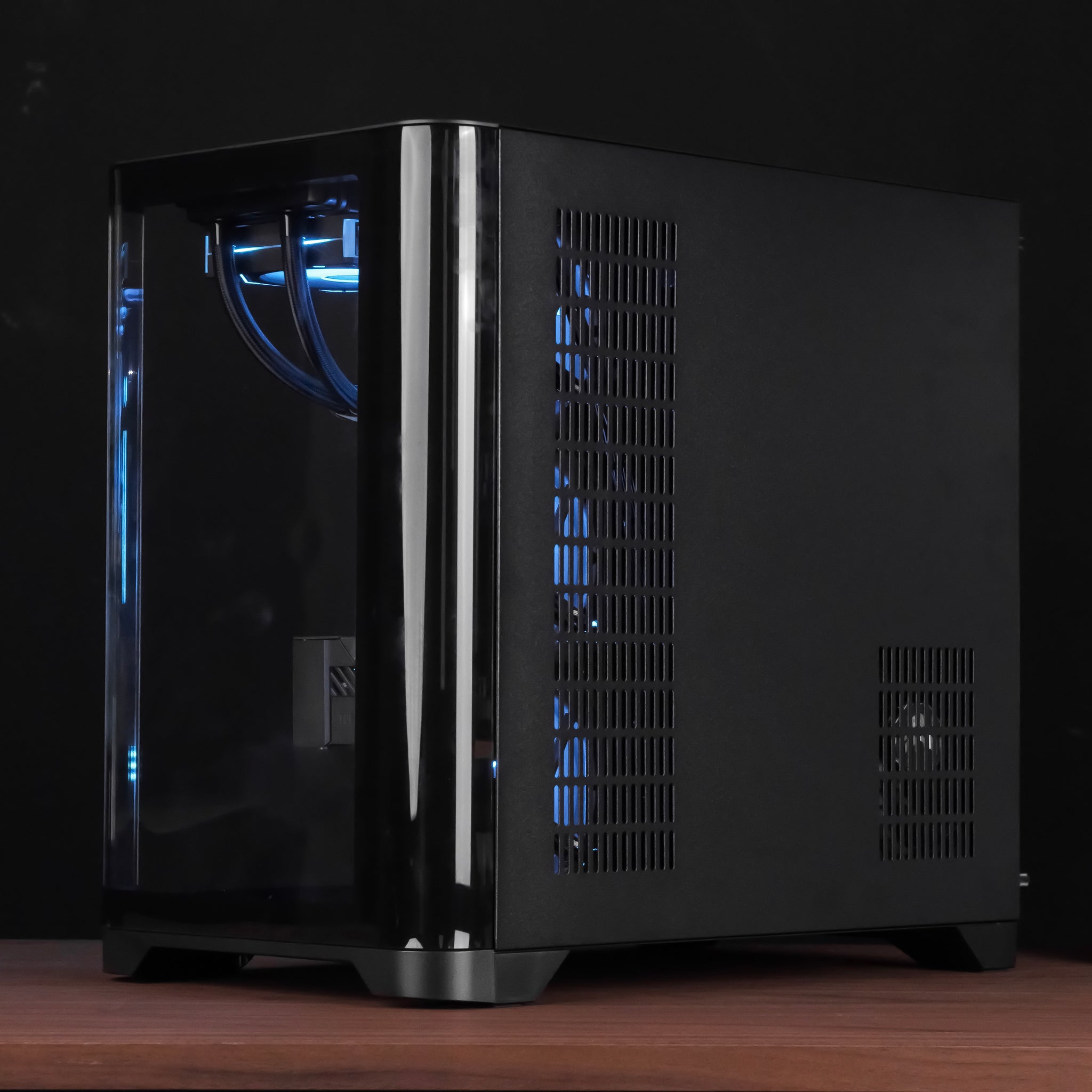 IRON BEAST: RYZEN 7 9850X3D | RX 9070 XT