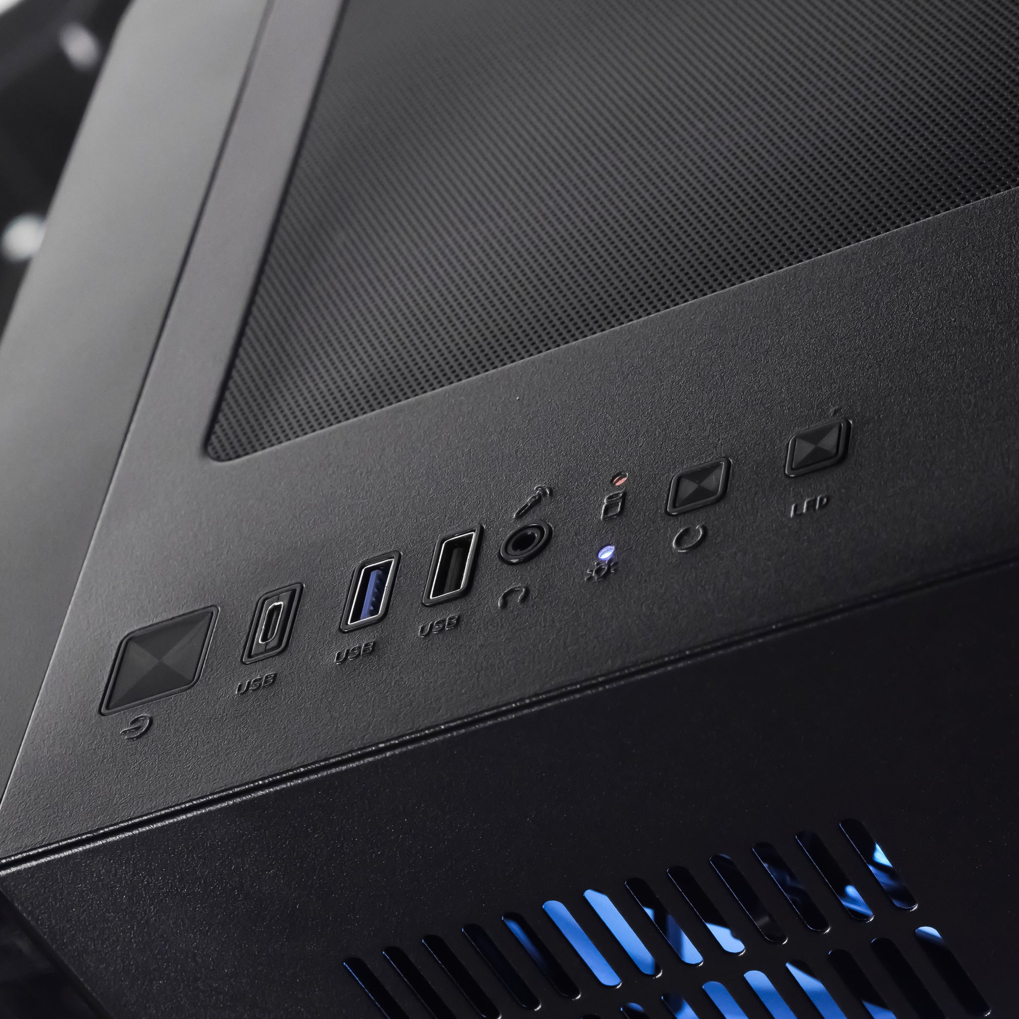 IRON BEAST: RYZEN 7 9850X3D | RX 9070 XT