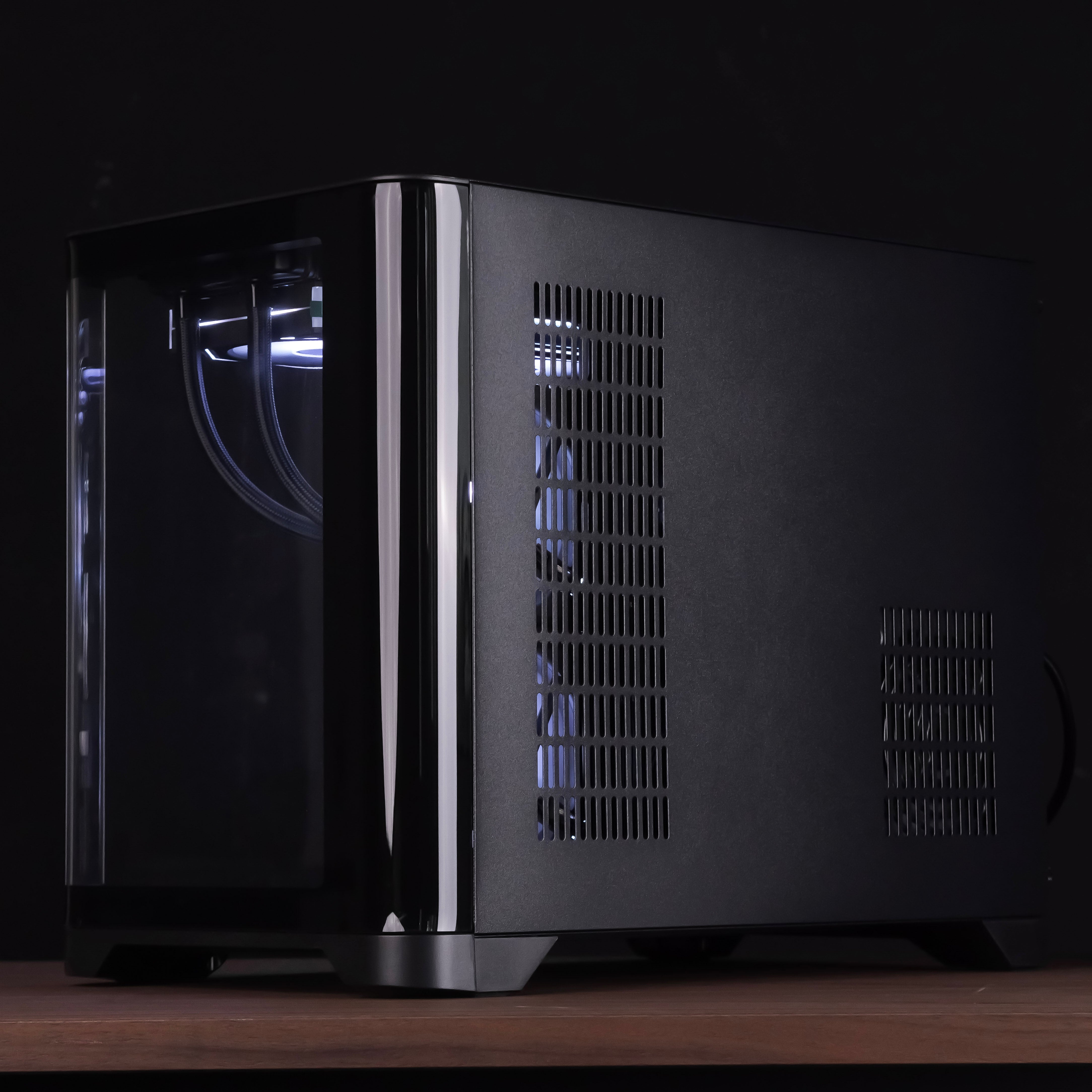 DARK SPECTRE: RYZEN 5 7500F | RTX 5070