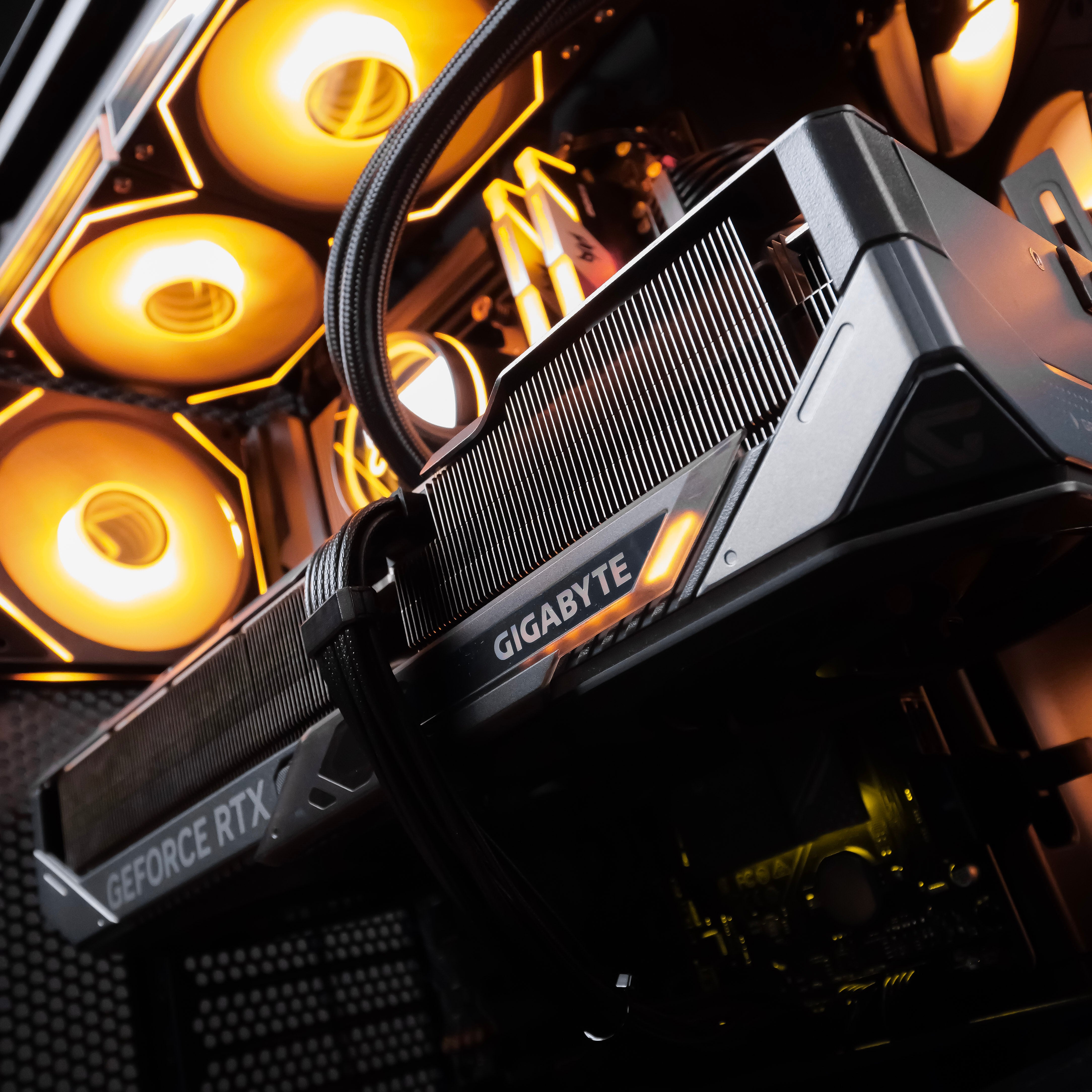 CELESTIAL: RYZEN 7 7800X3D | RTX 5090