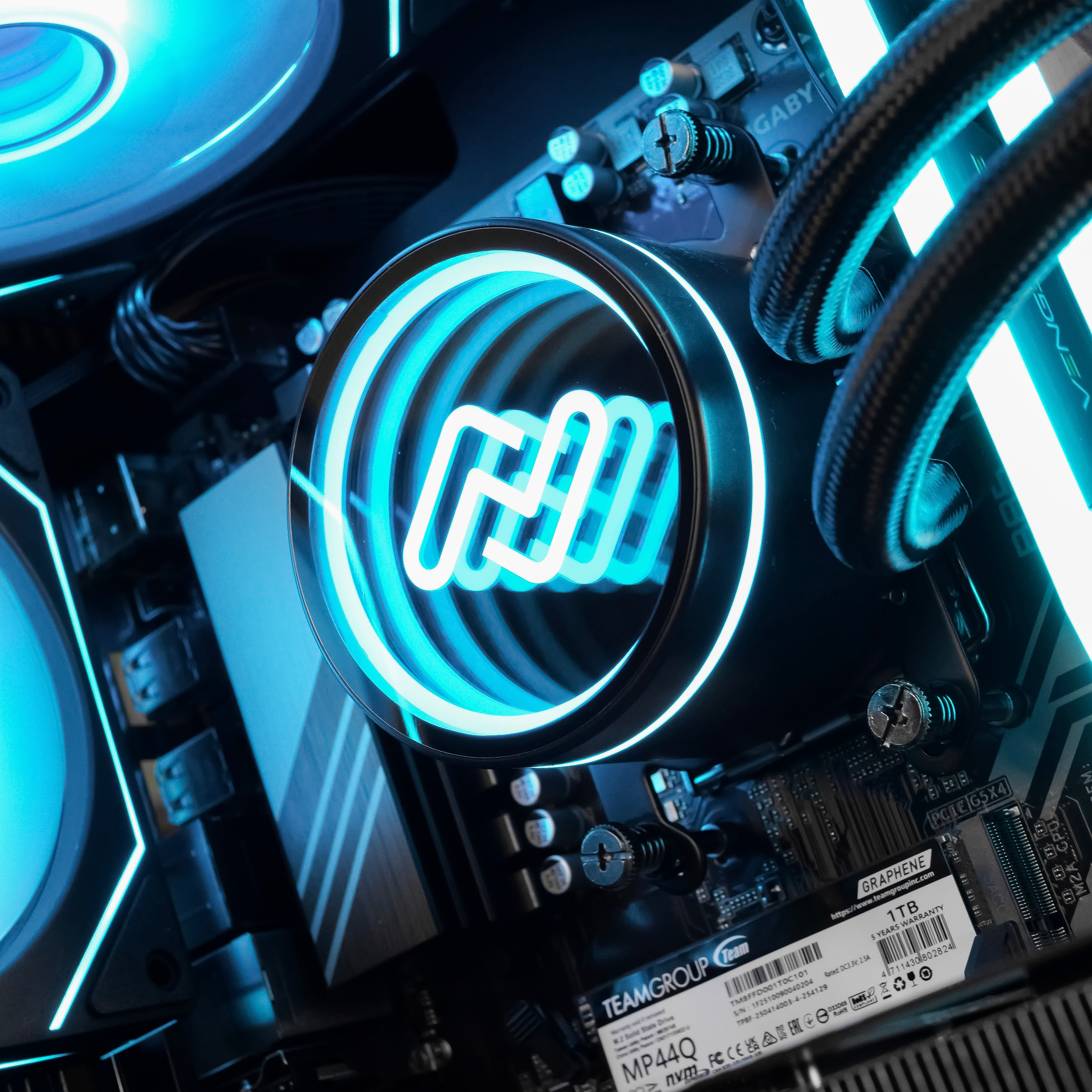 MONOLITH: RYZEN 7 7700 | RTX 5070