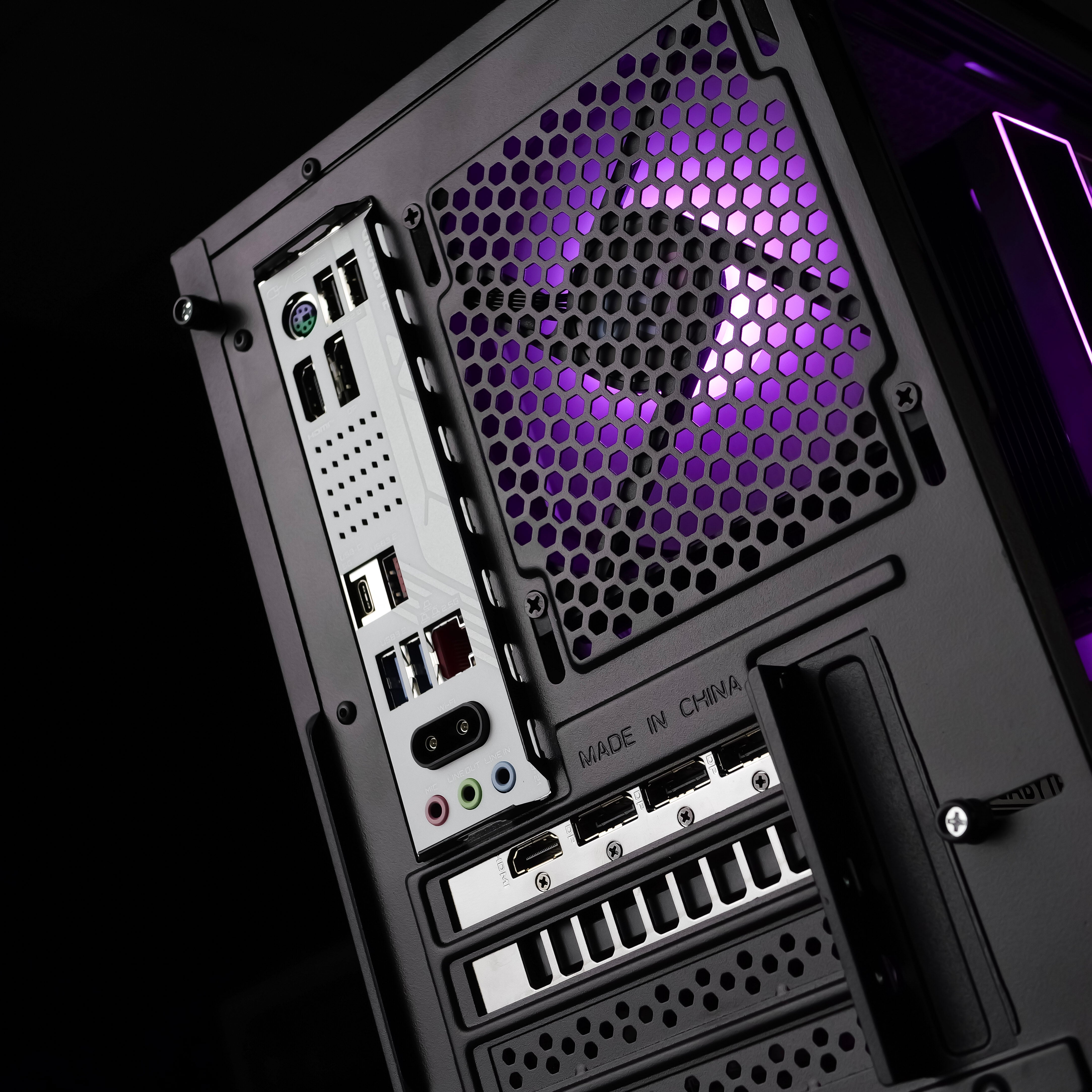 KARRIE BOLT: RYZEN 5 7500F | RTX 5060