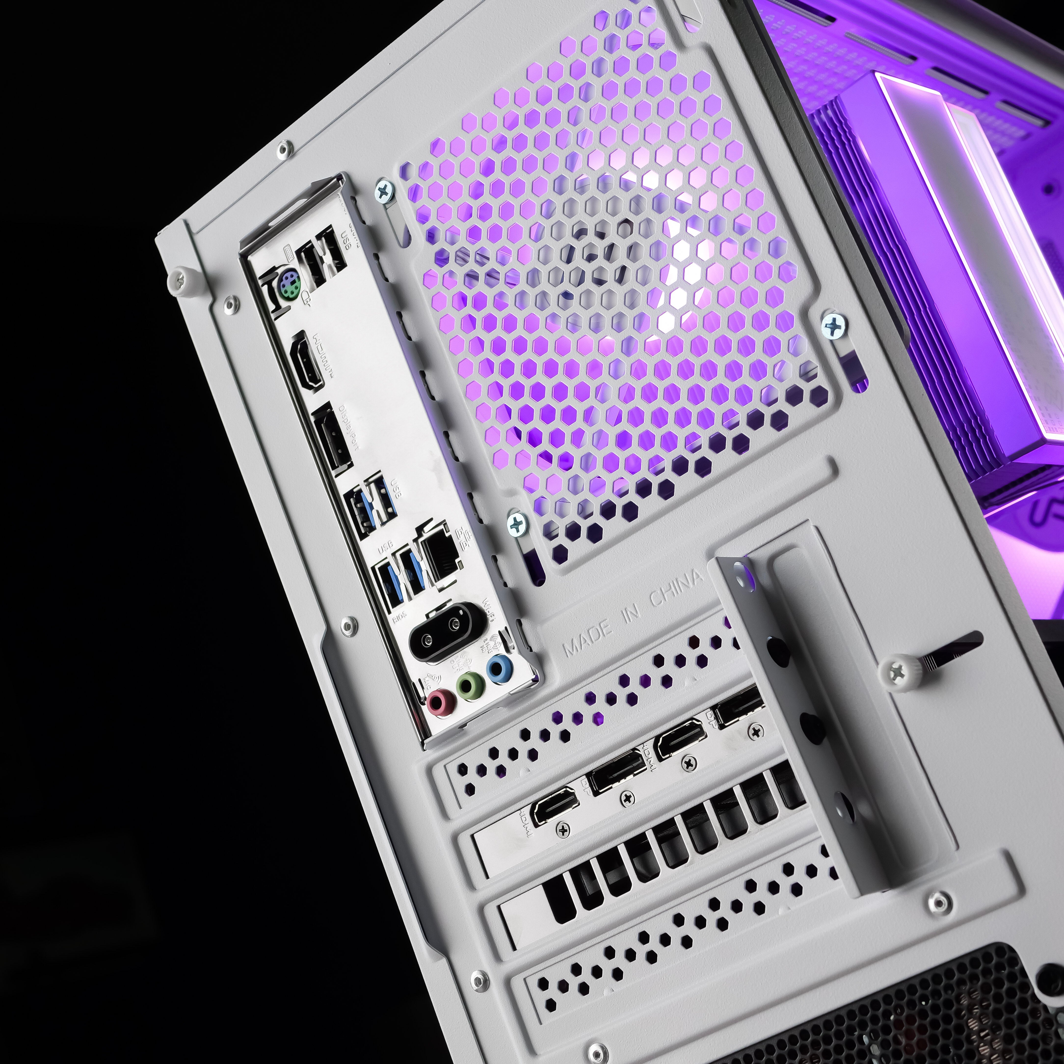 QUARTZ: RYZEN 5 5600 | RTX 5050