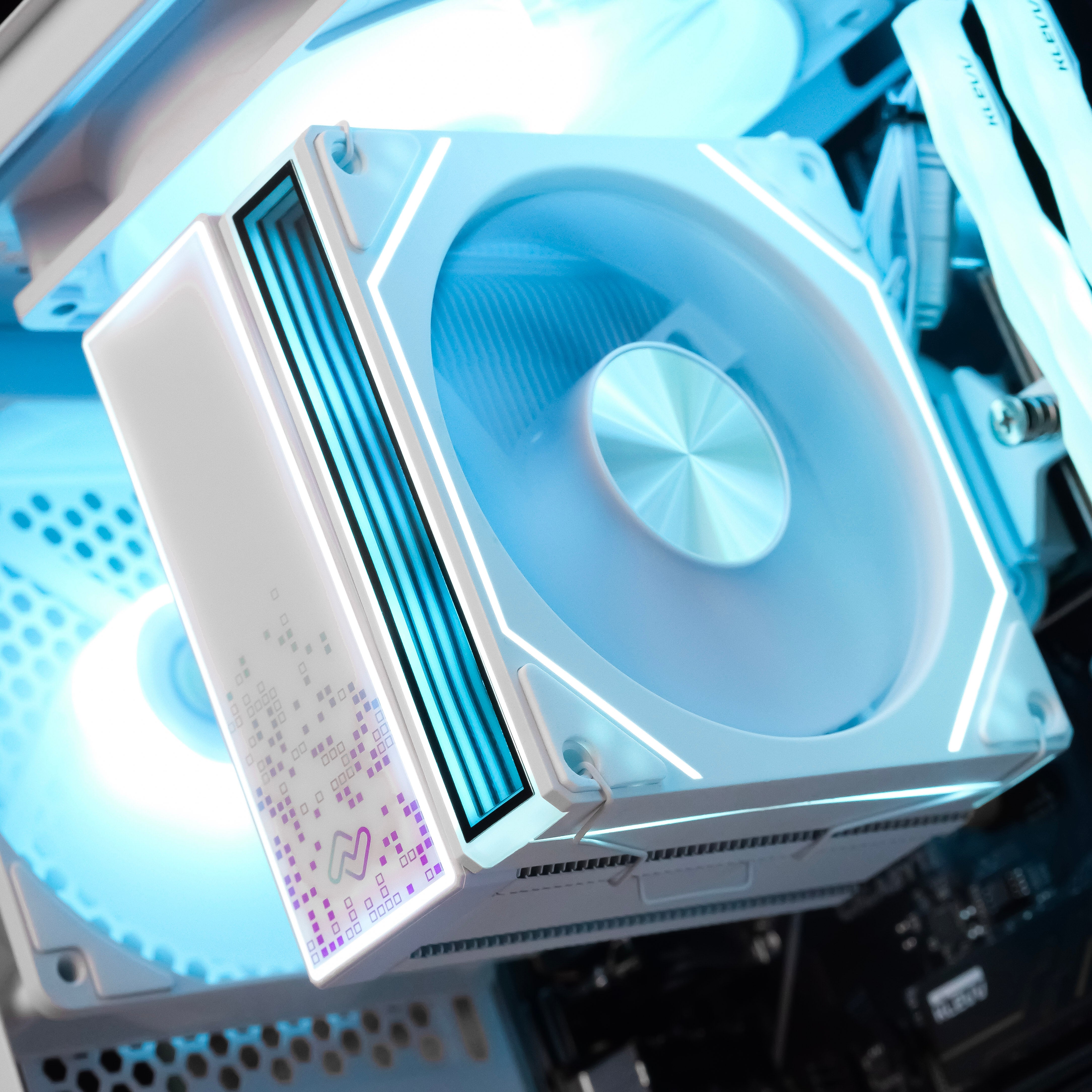 COSMIC PRO: RYZEN 5 5600GT | 16GB RAM