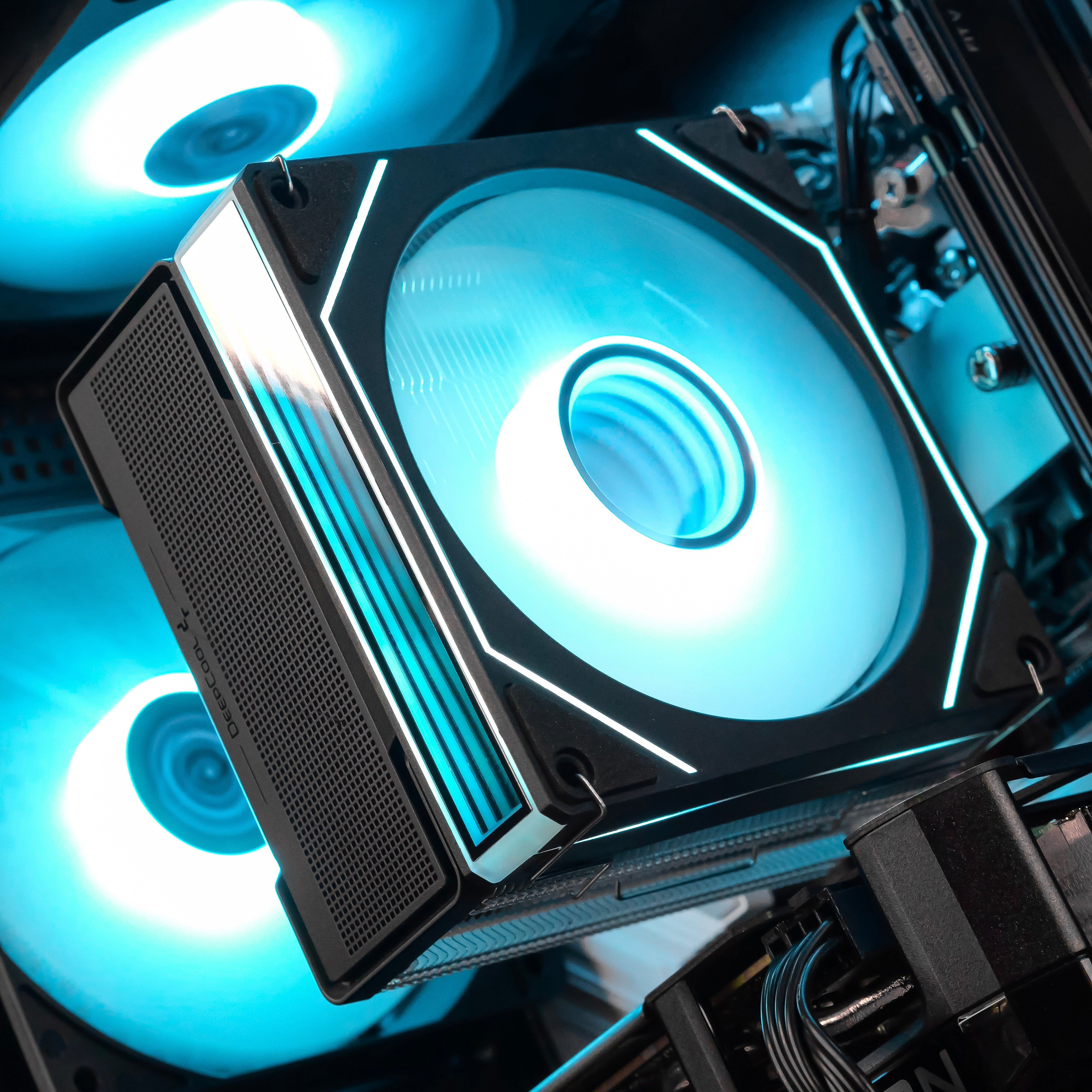 ORION ELITE: RYZEN 5 7500F | RX 9060 XT