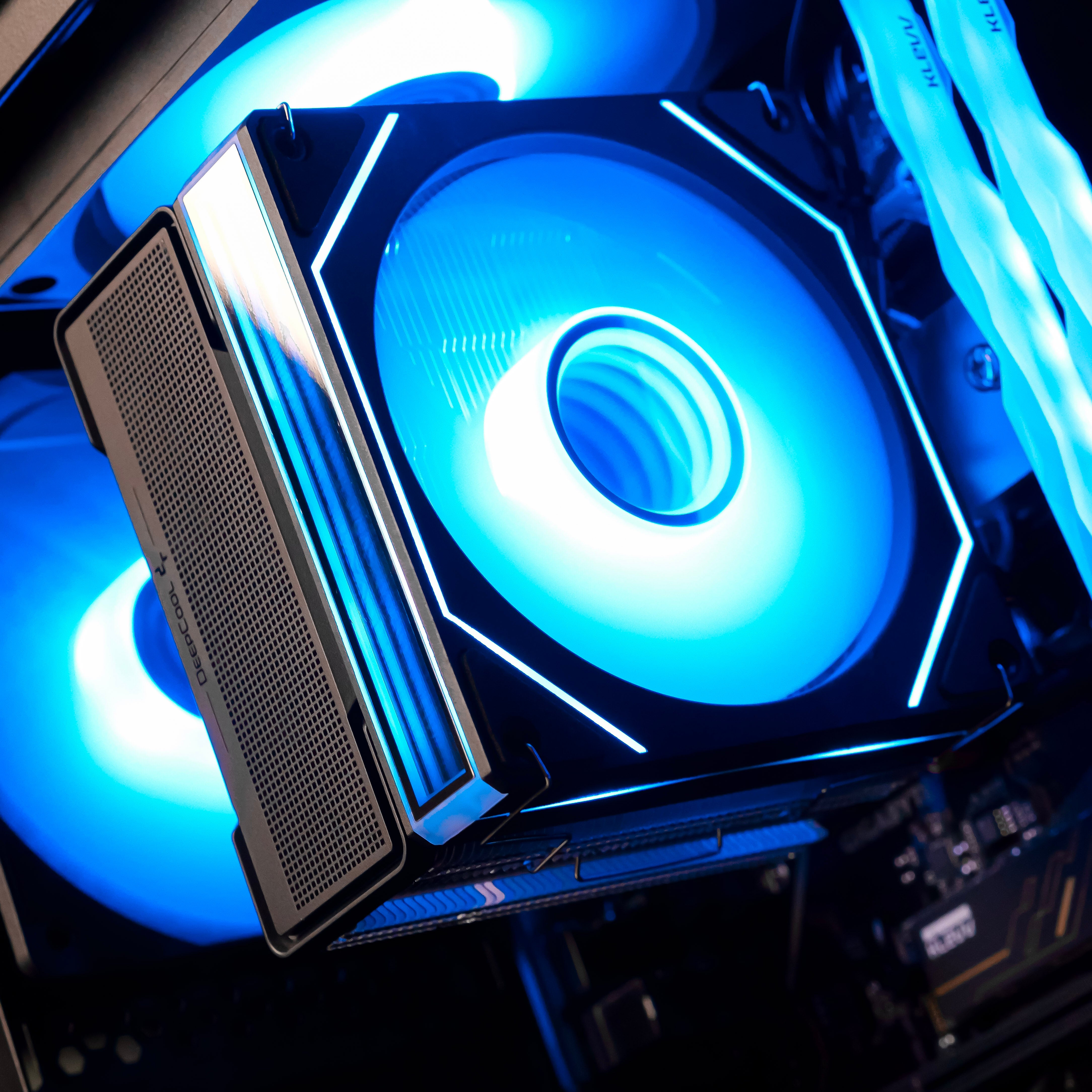 DARK REIGN: RYZEN 5 5600GT | 16GB RAM