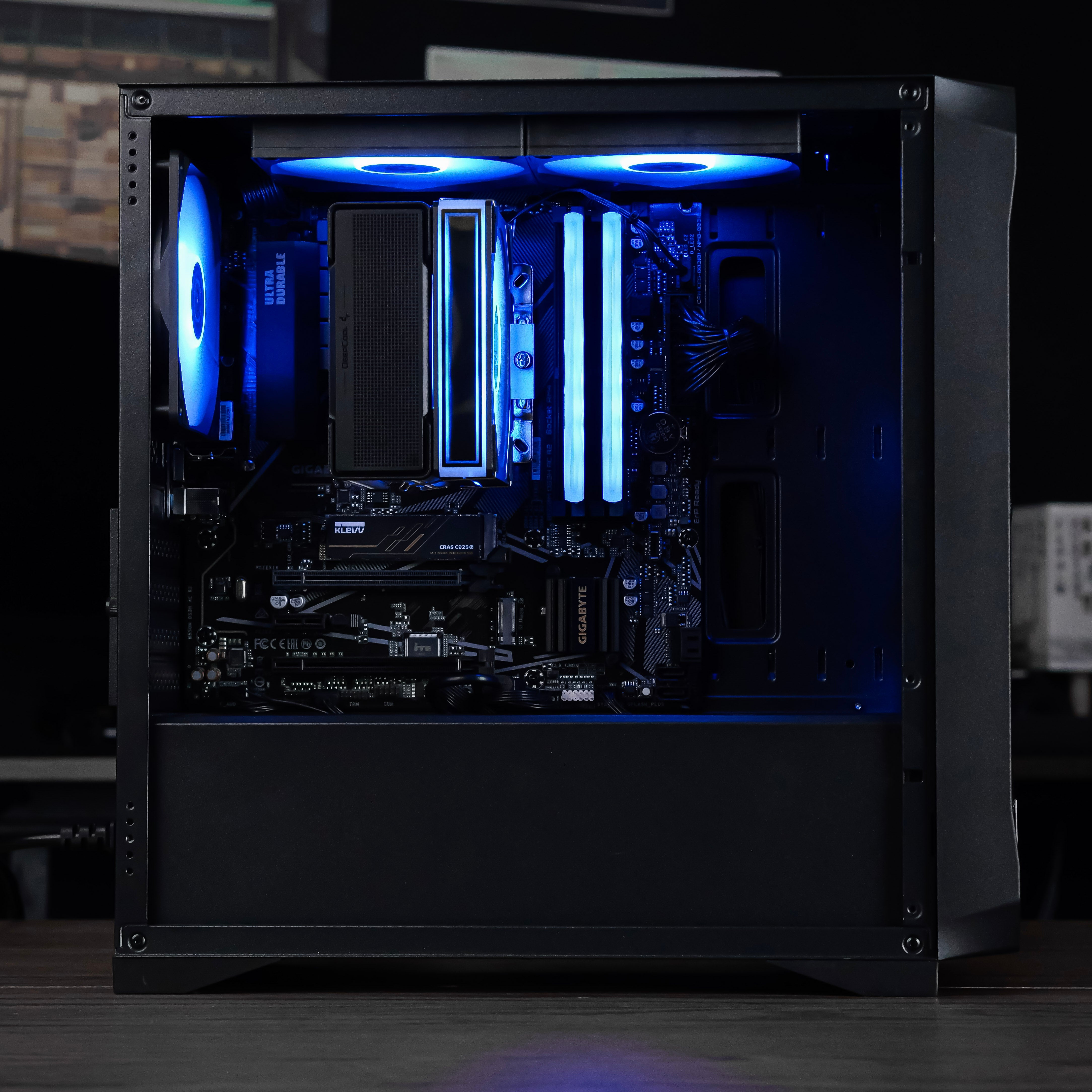 DARK REIGN: RYZEN 5 5600GT | 16GB RAM