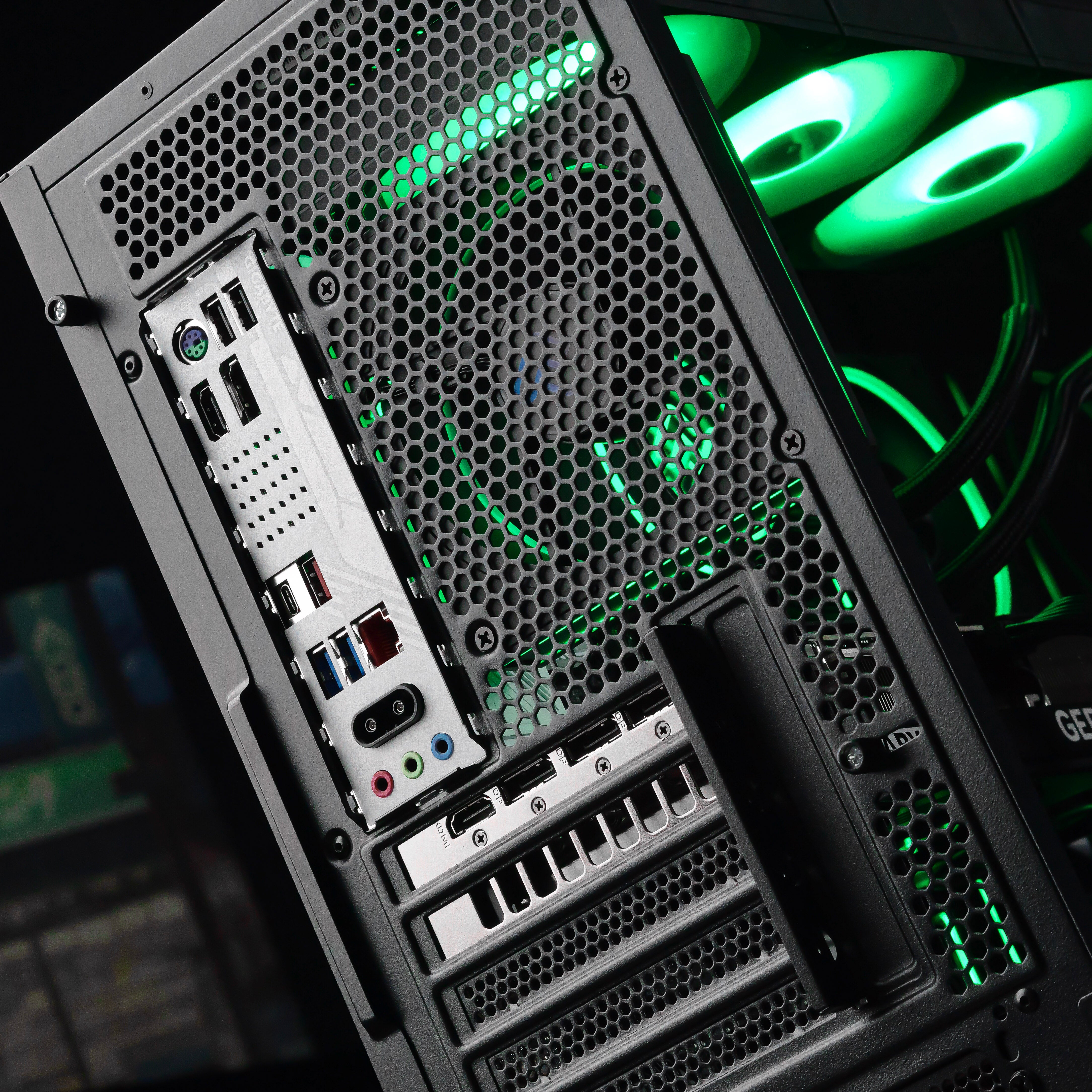 VENGEANCE: RYZEN 7 7800X3D | RTX 5070