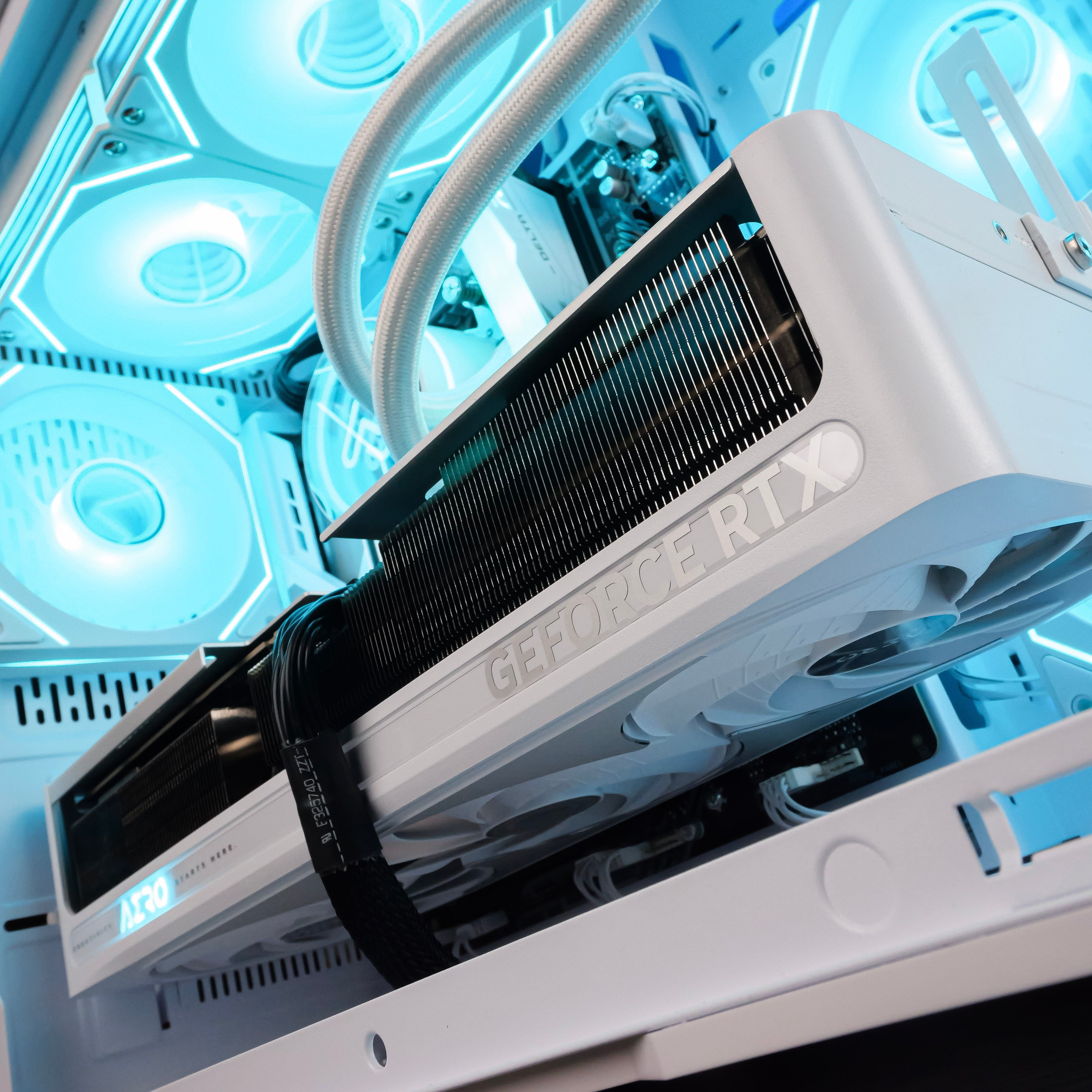 EVEREST: RYZEN 7 7800X3D | RTX 5080