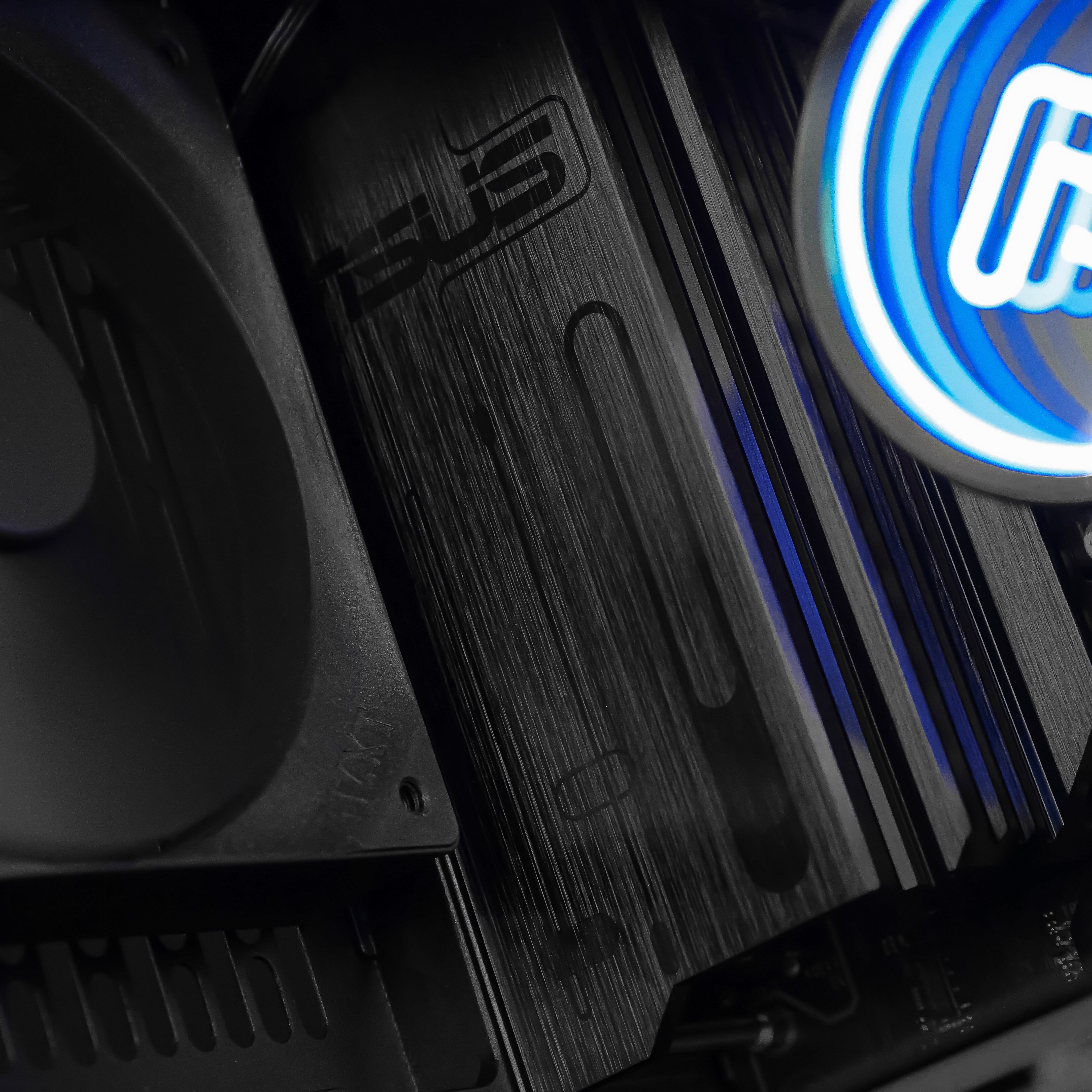 ARTISAN LITE: RYZEN 9 9950X3D | RTX 5070