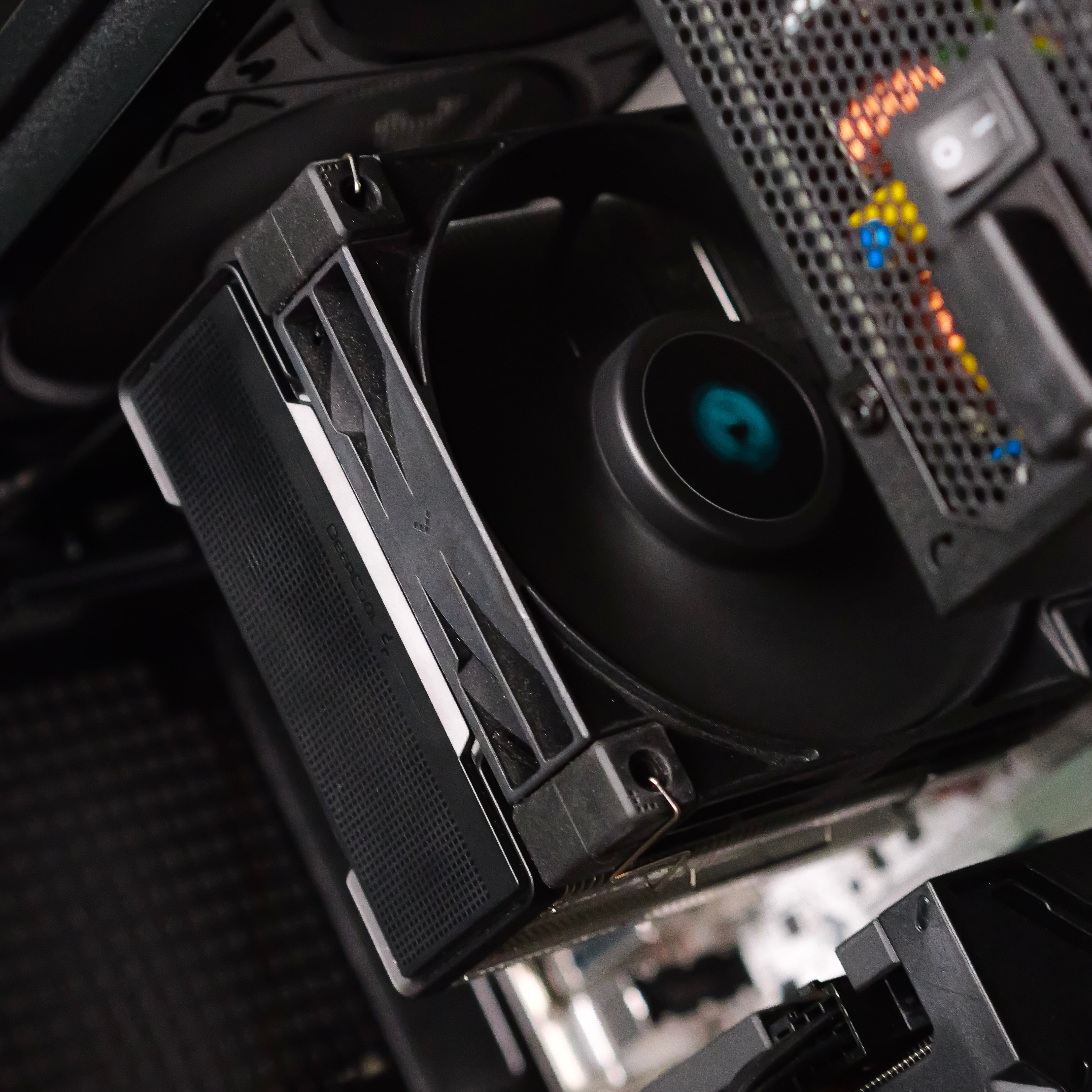 CORE VISION: RYZEN 5 7500F | RTX 5050