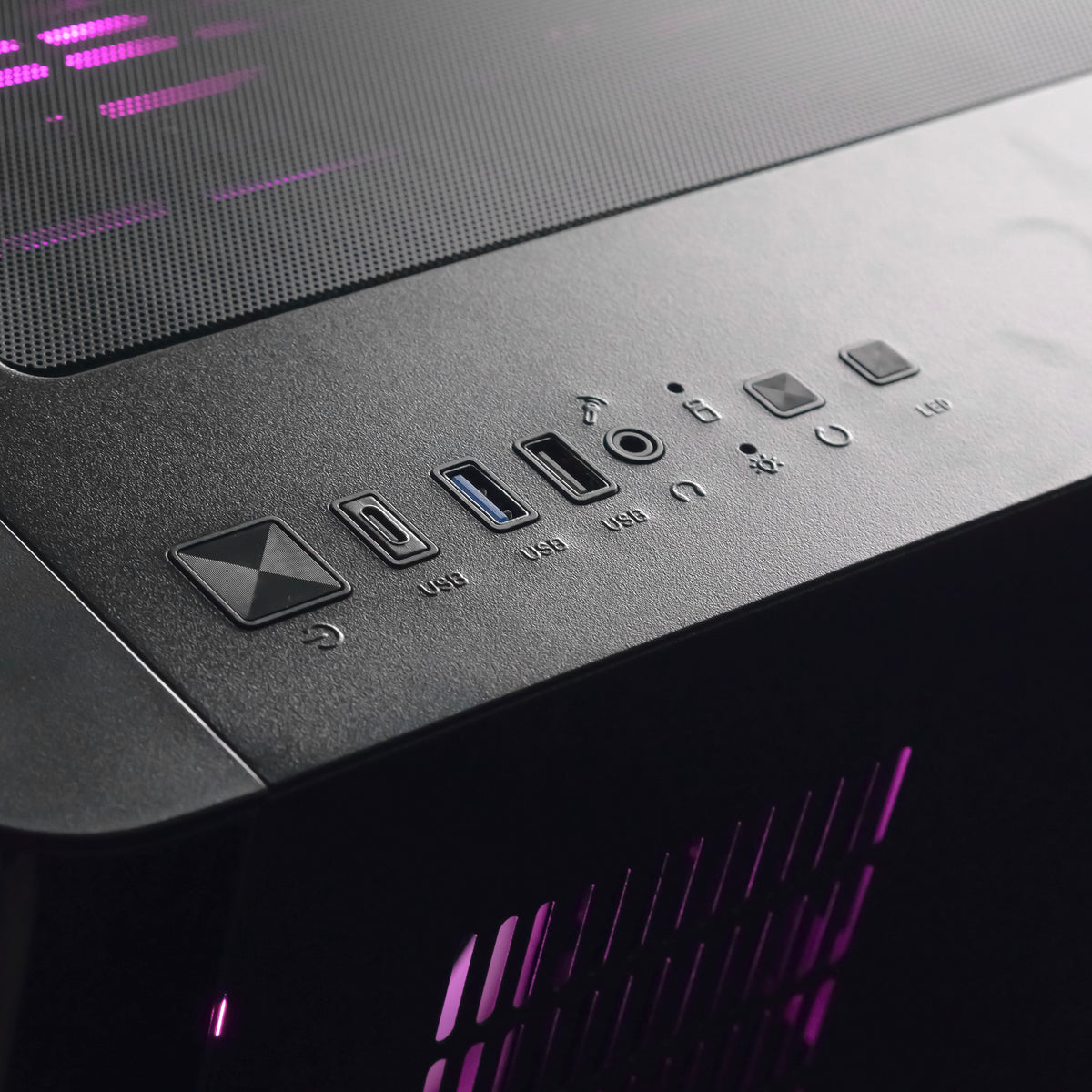 HEXACORE: RYZEN 5 7500F | RTX 5070