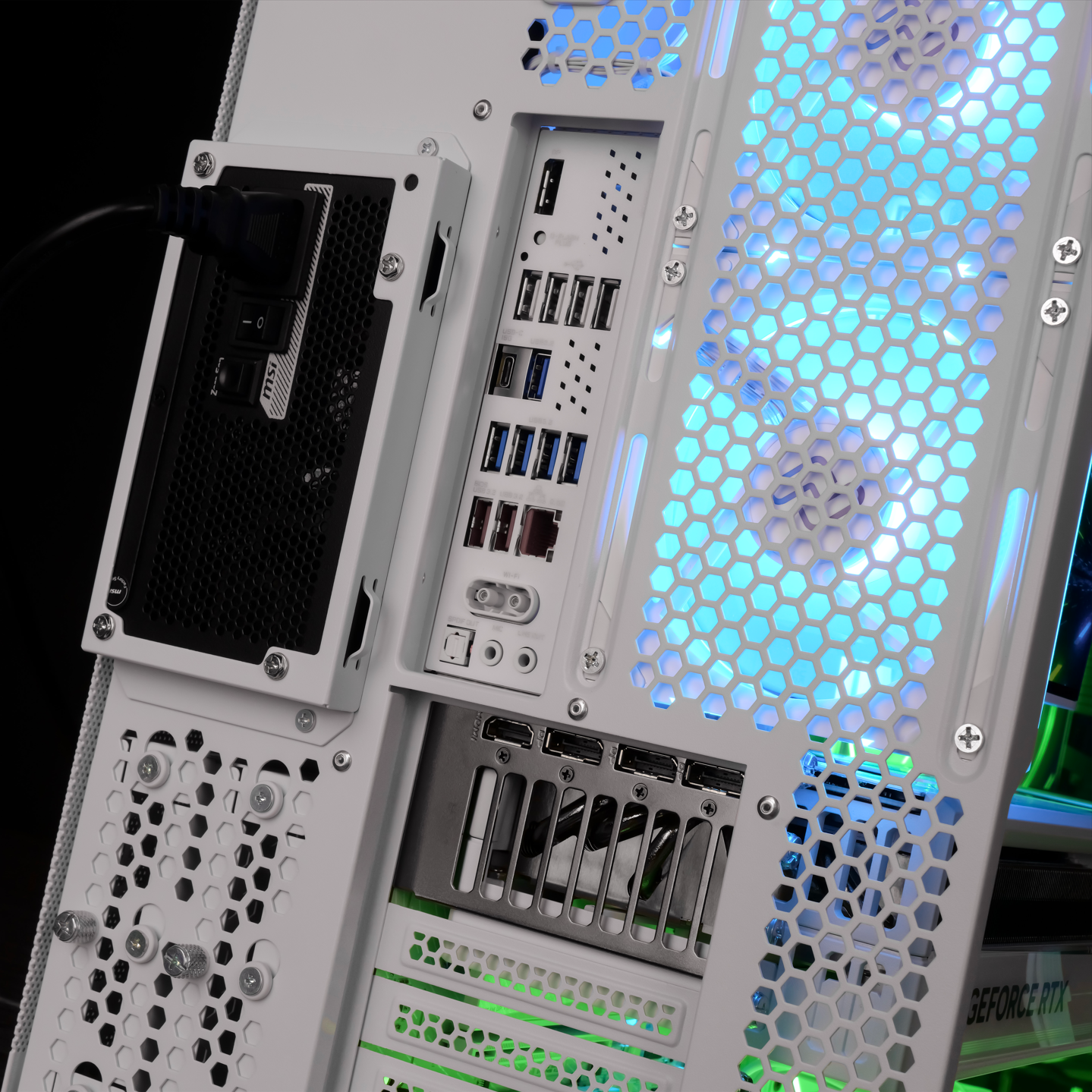 NEON LANTERN: RYZEN 9 9950X3D | RTX 5090