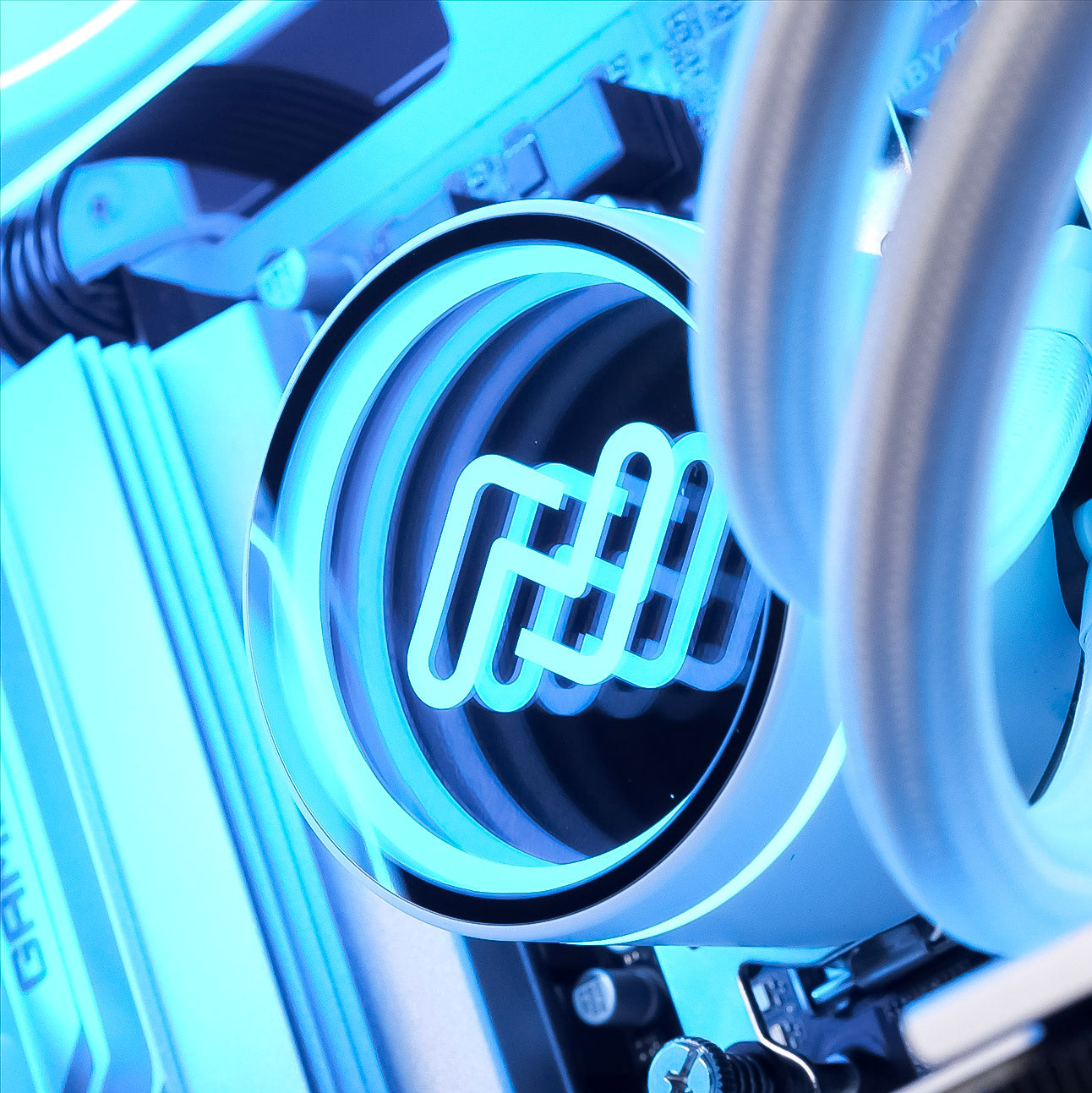 EVEREST: RYZEN 7 7800X3D | RTX 5080